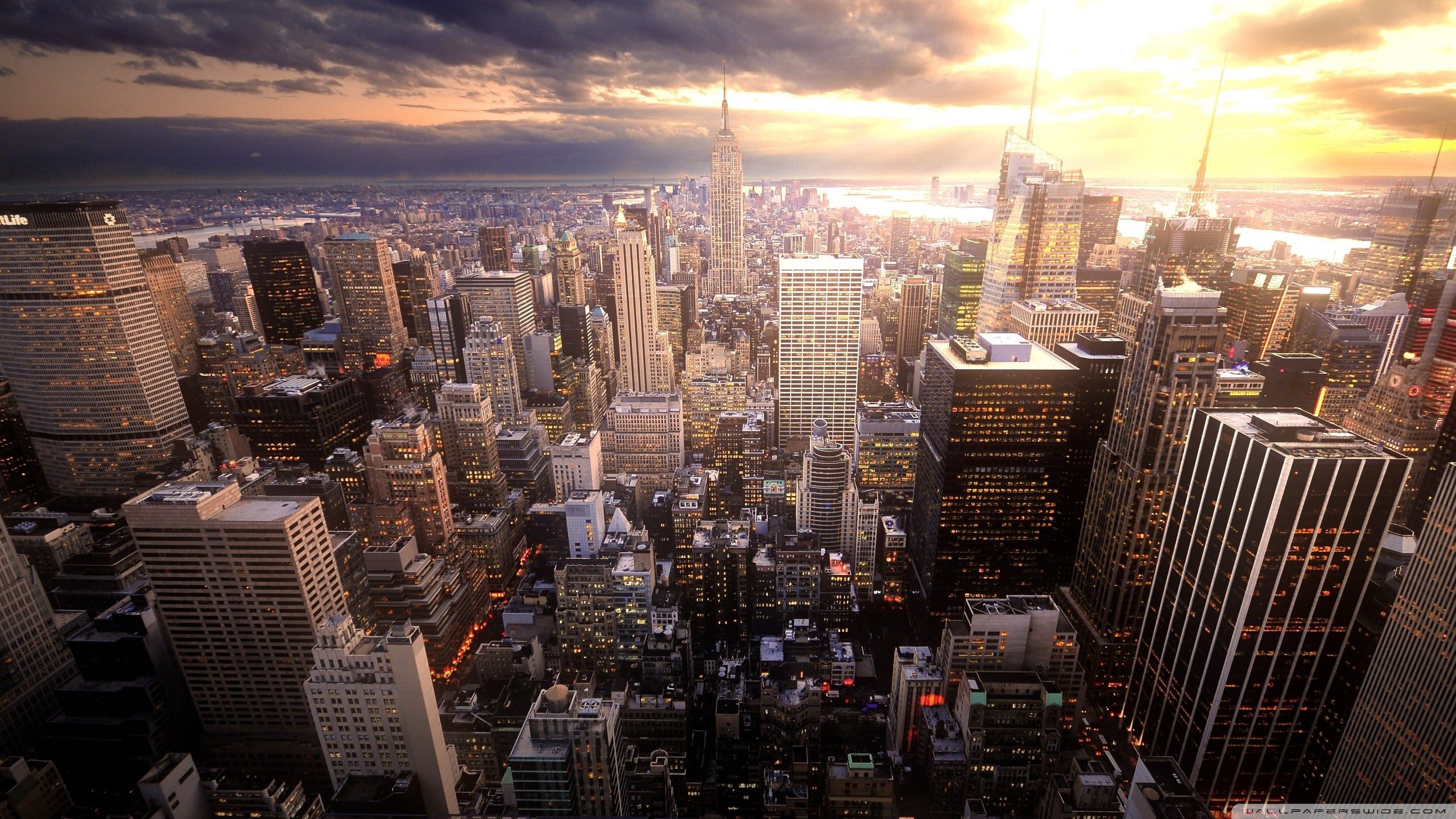 Wallpapers Building Manhattan Empire State Metlife 2560x1440 ...