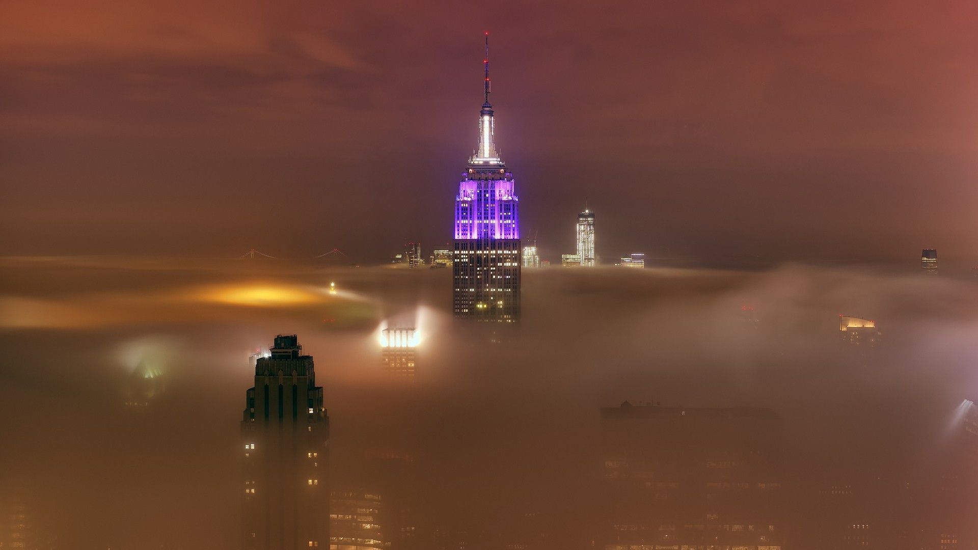 Fog surrounding empire state building hd wallpaper | digitalhint.net