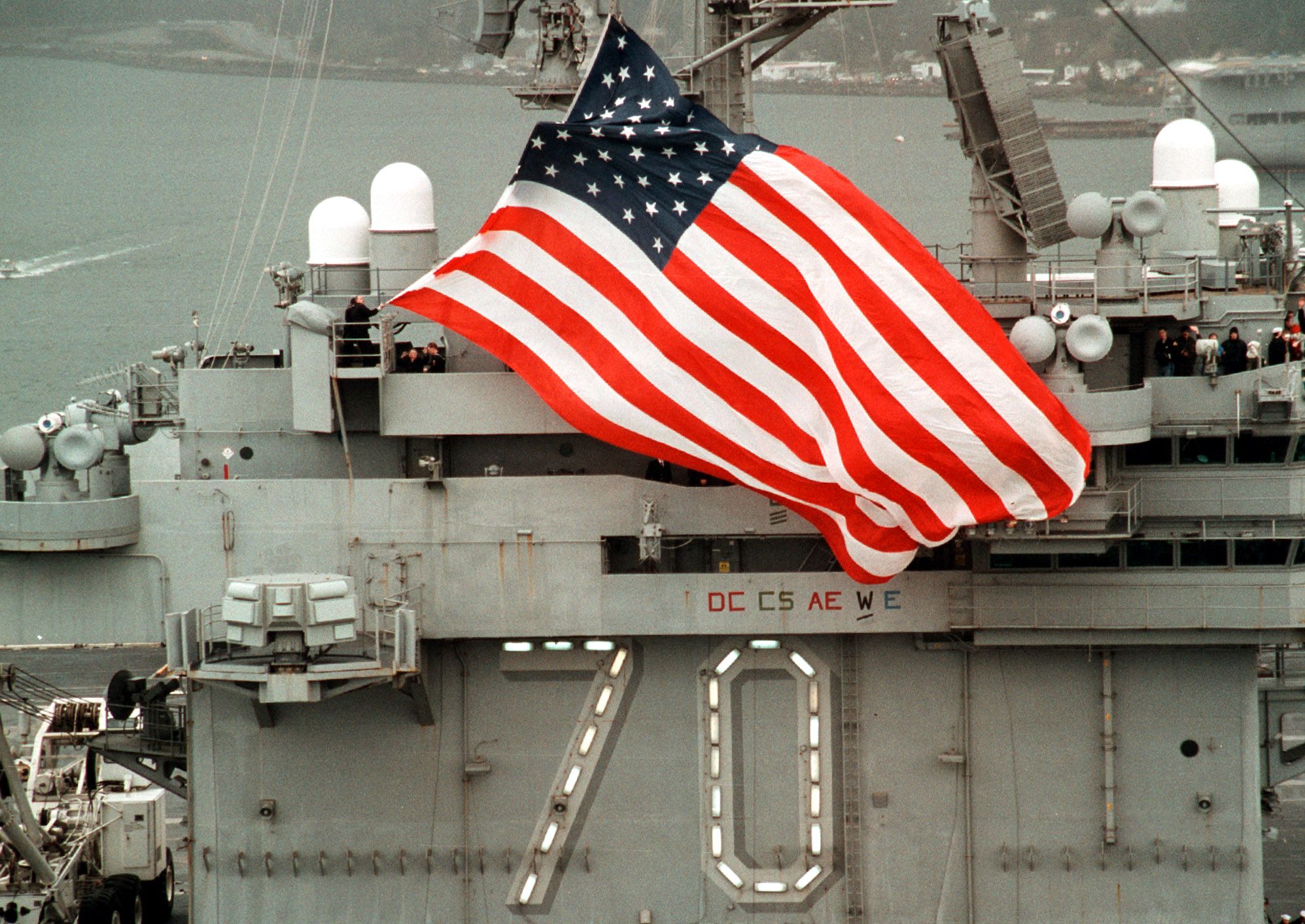 File:US Navy 020123-N-6436W-002 U.S. National ensign aboard USS ...