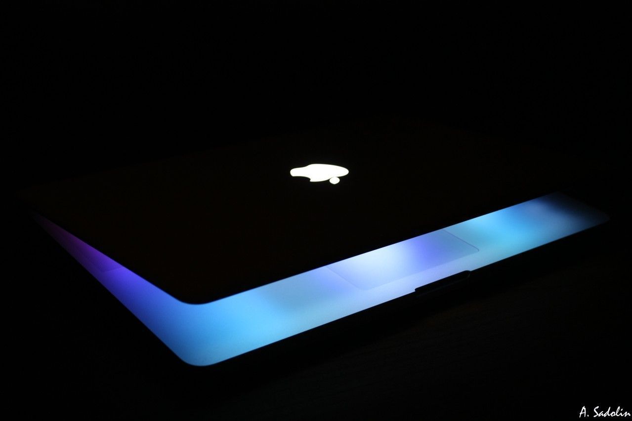 Apple MacBook Pro HD Backgrounds