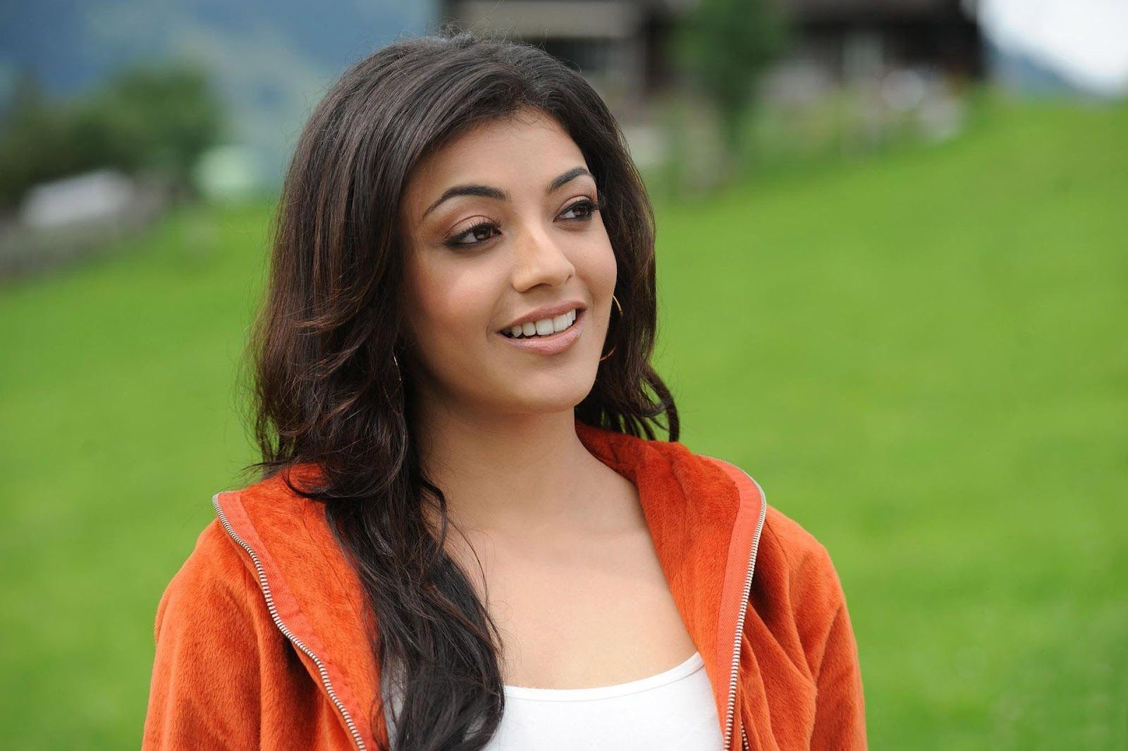 Cute Smile kajal agarwal hd wallpapers Get Latest Backgrounds