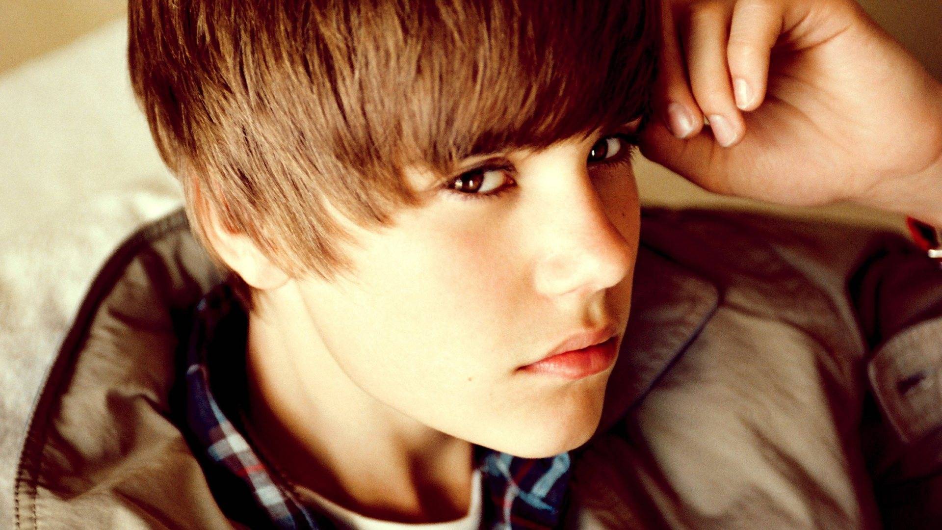 Lovely Justin Bieber Wallpapers Full HD Pictures