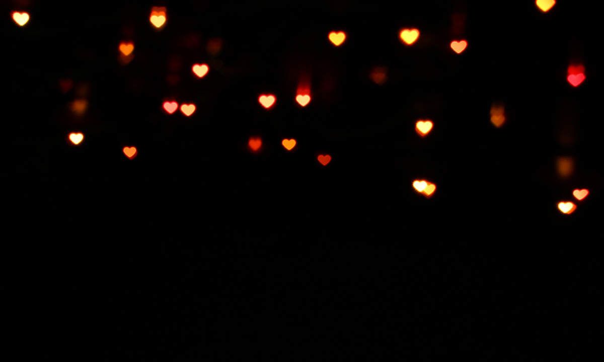 lights hearts on dark background photo. Image № 37845