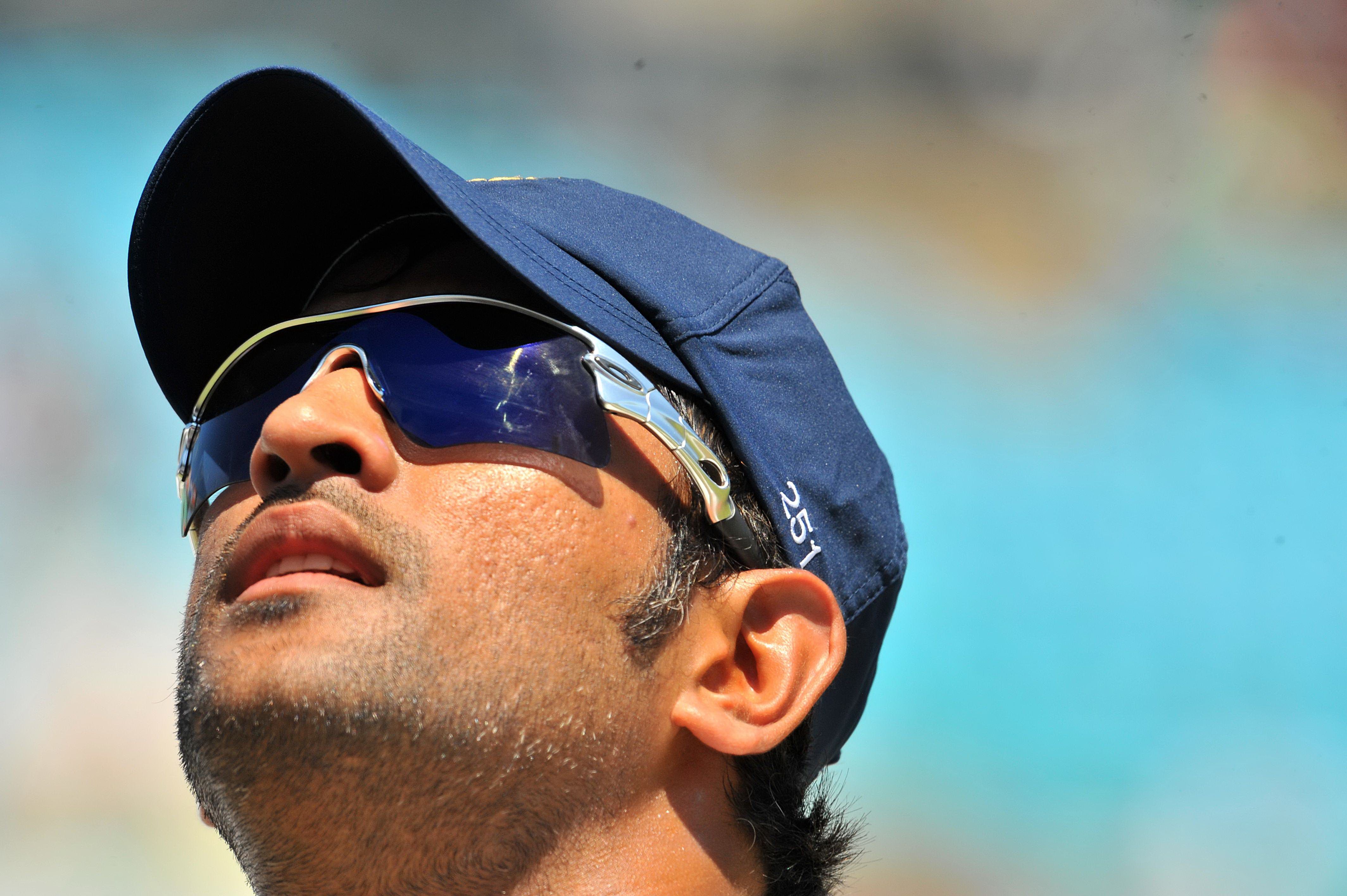 Download photos of mahendra singh dhoni in sports goggles 8322