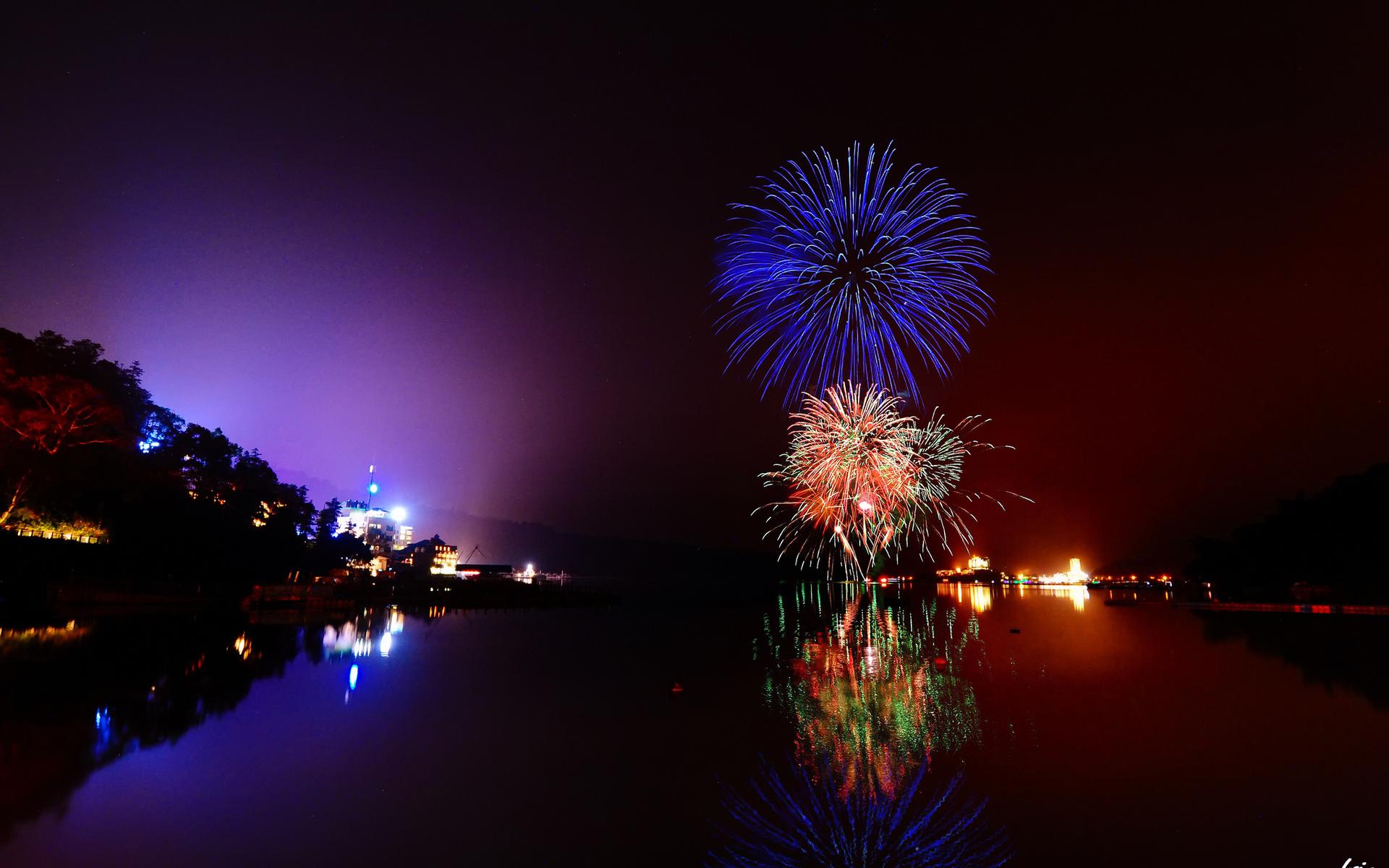 Colorful Fireworks Above A River In Pitch Black >> HD Wallpaper ...
