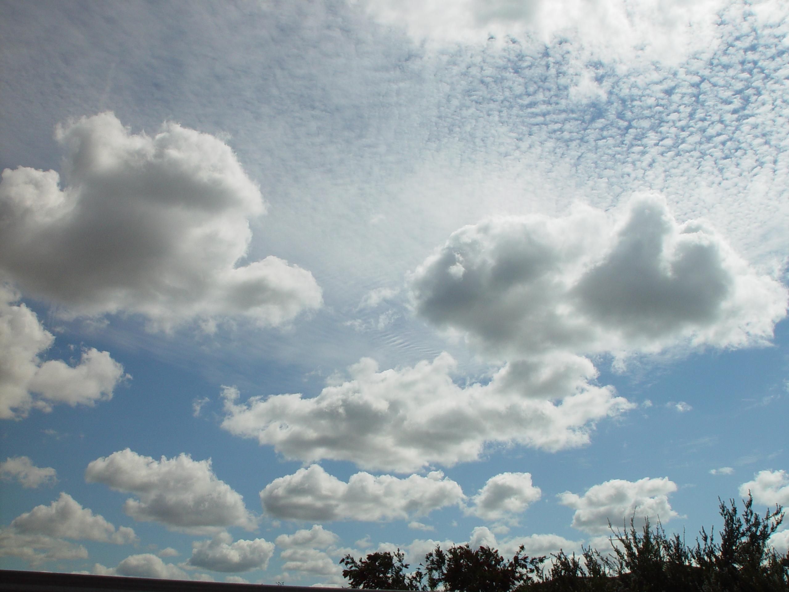 File:Clouds wallpaper (1).jpg - Wikimedia Commons