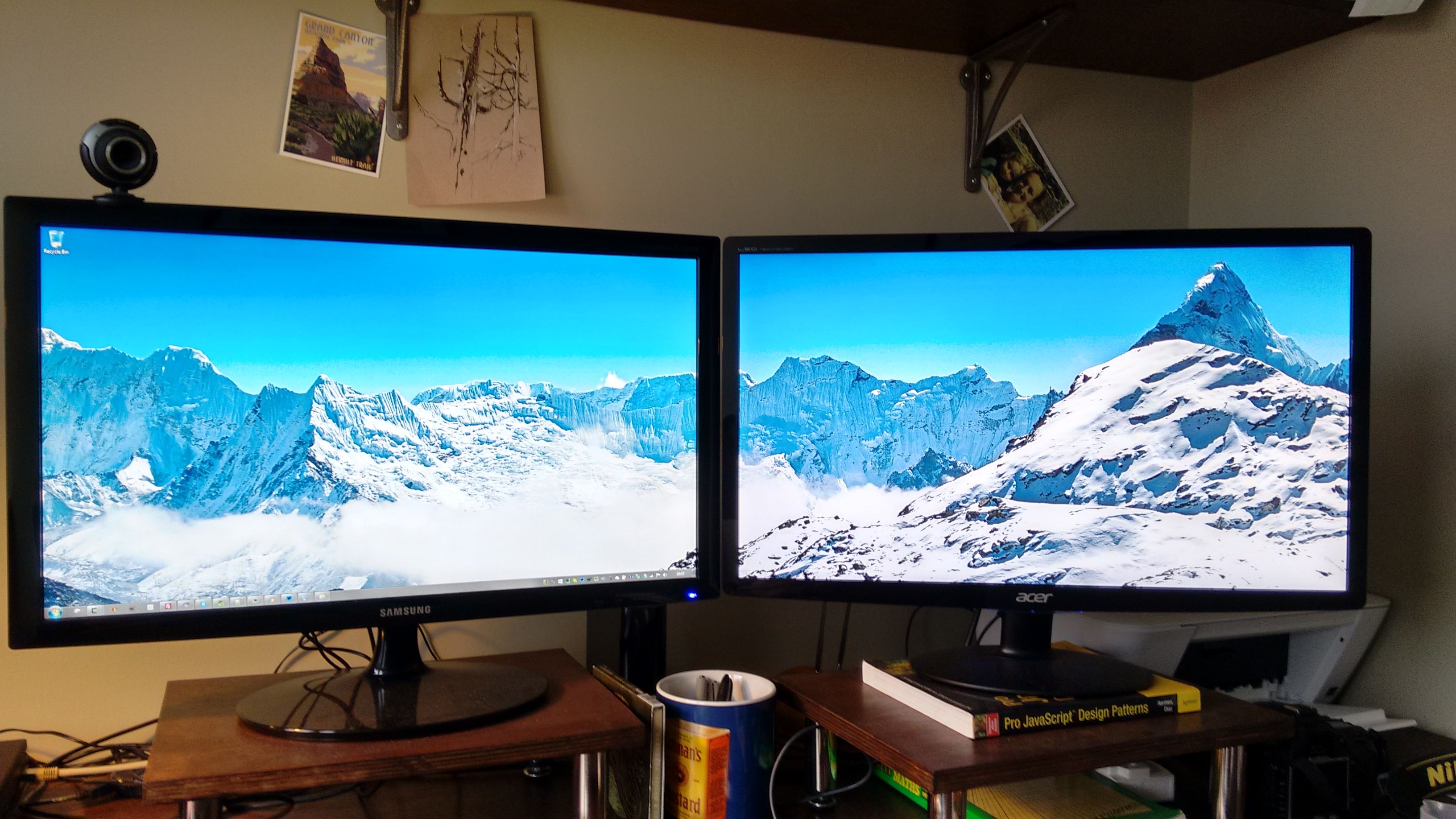 Stretching wallpaper across dual monitors with Windows 7