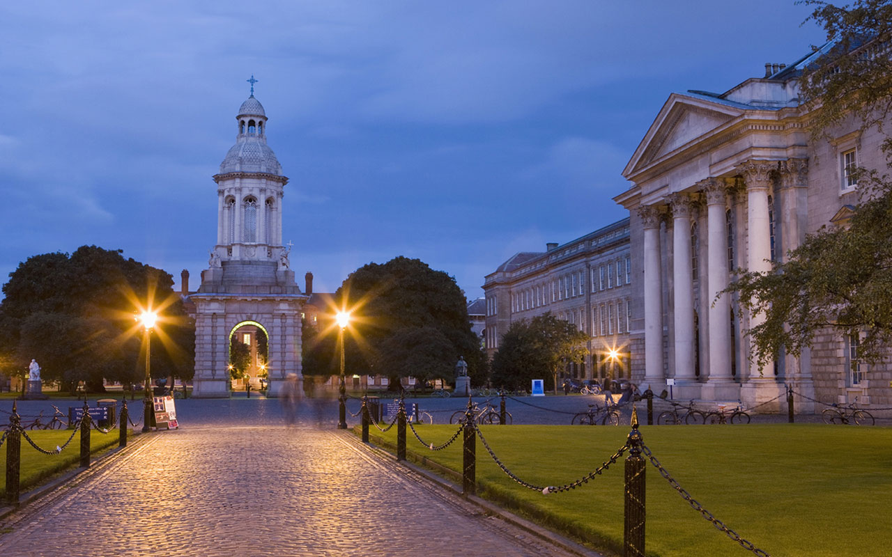 Trinity College in the early evening_Dublin_Irelan － Landscape ...