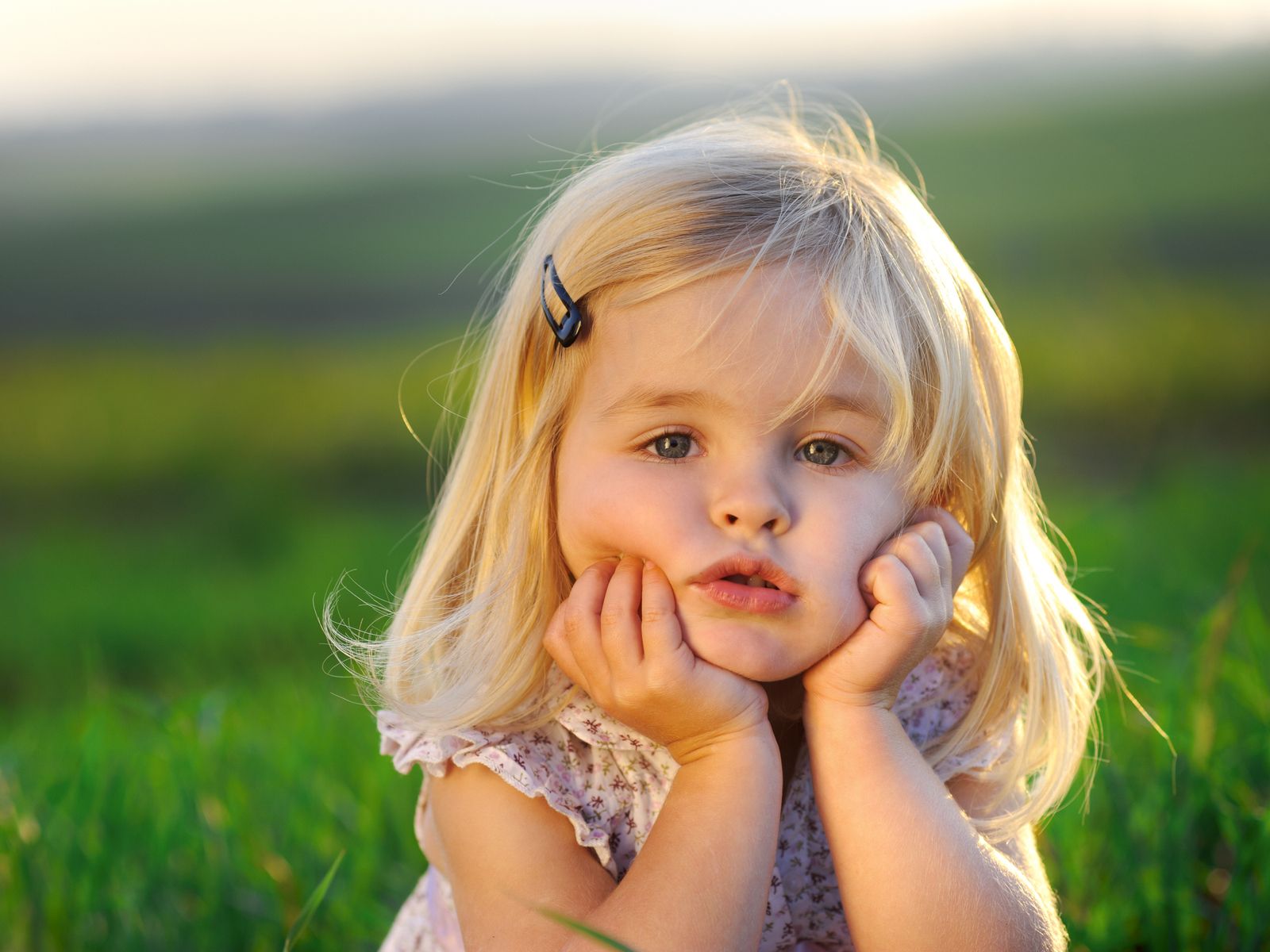 Download Cute Beautiful Little Girl Wallpaper | Full HD Wallpapers