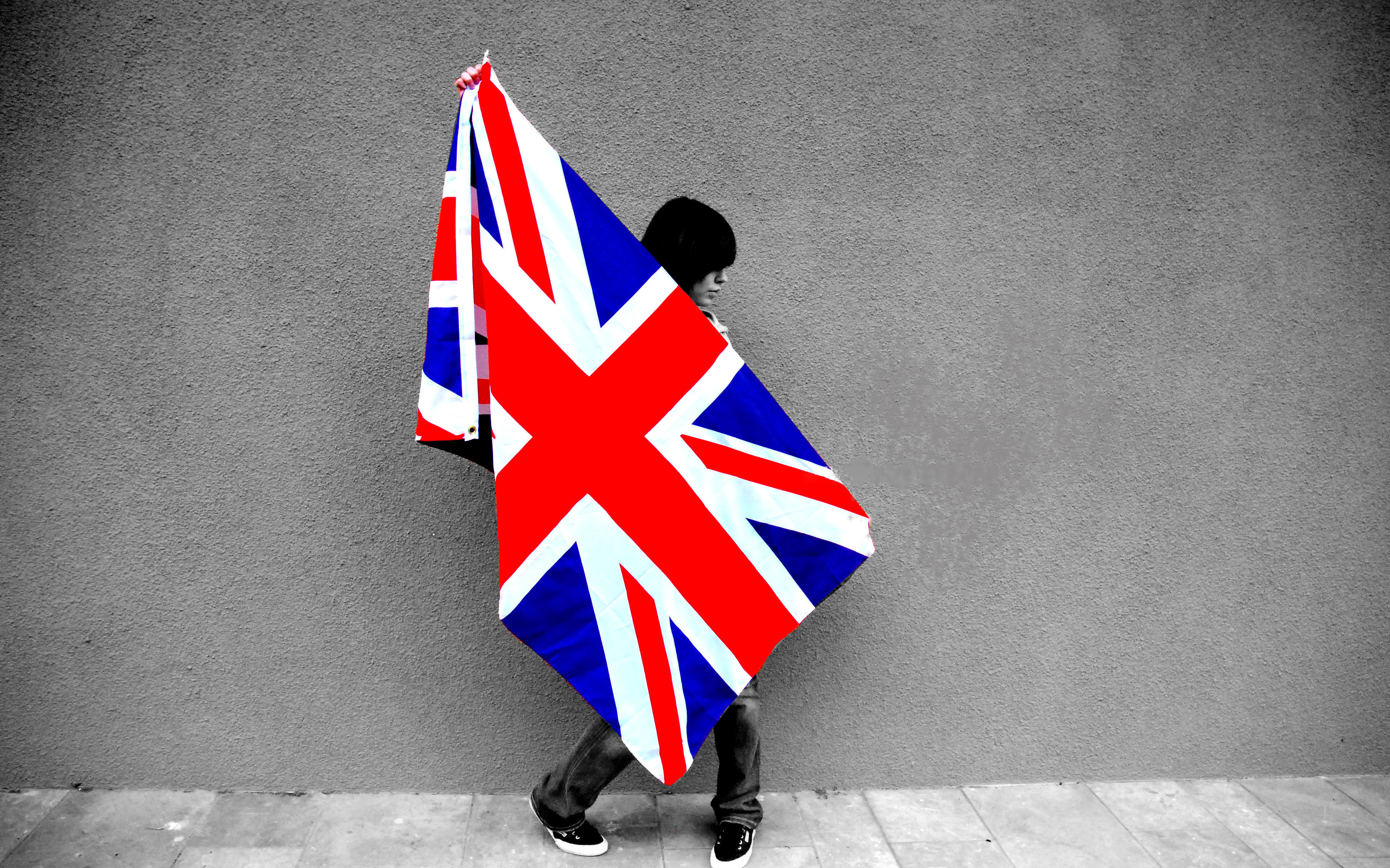 wallpaper girl with the flag of Great Britain 3584h2240 ...