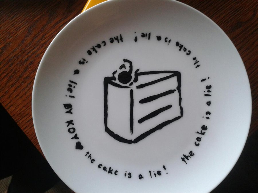 Portal Plate: the cake is a lie by alicja94 on DeviantArt