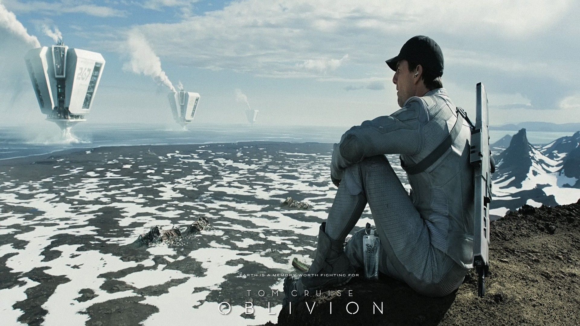 Oblivion movie wallpaper in HD - Tom Cruise science fiction film