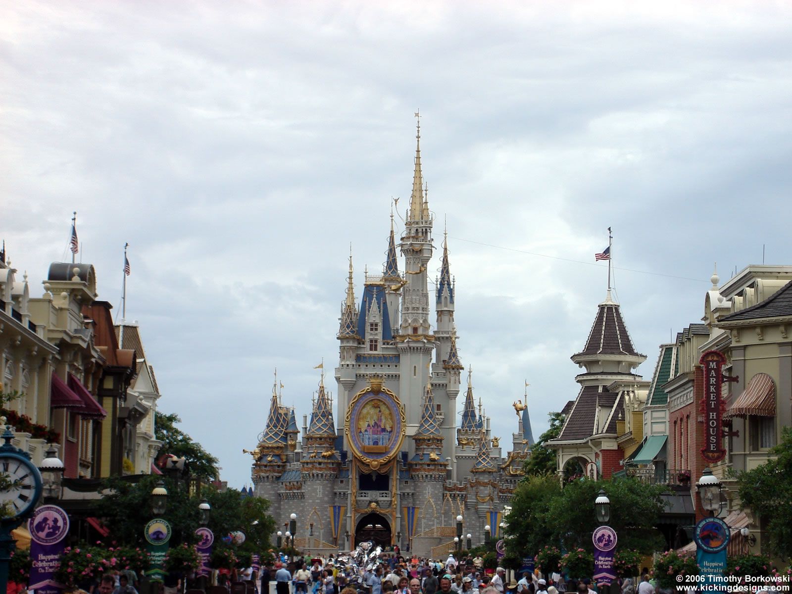 Disney World Magic Kingdom - Desktop Wallpaper - 1600 X 1200