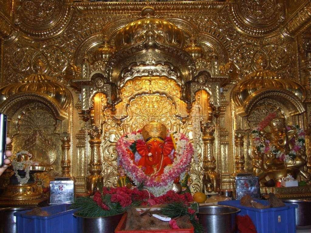Siddhivinayak ganpati beautifuly decorated 1024x768