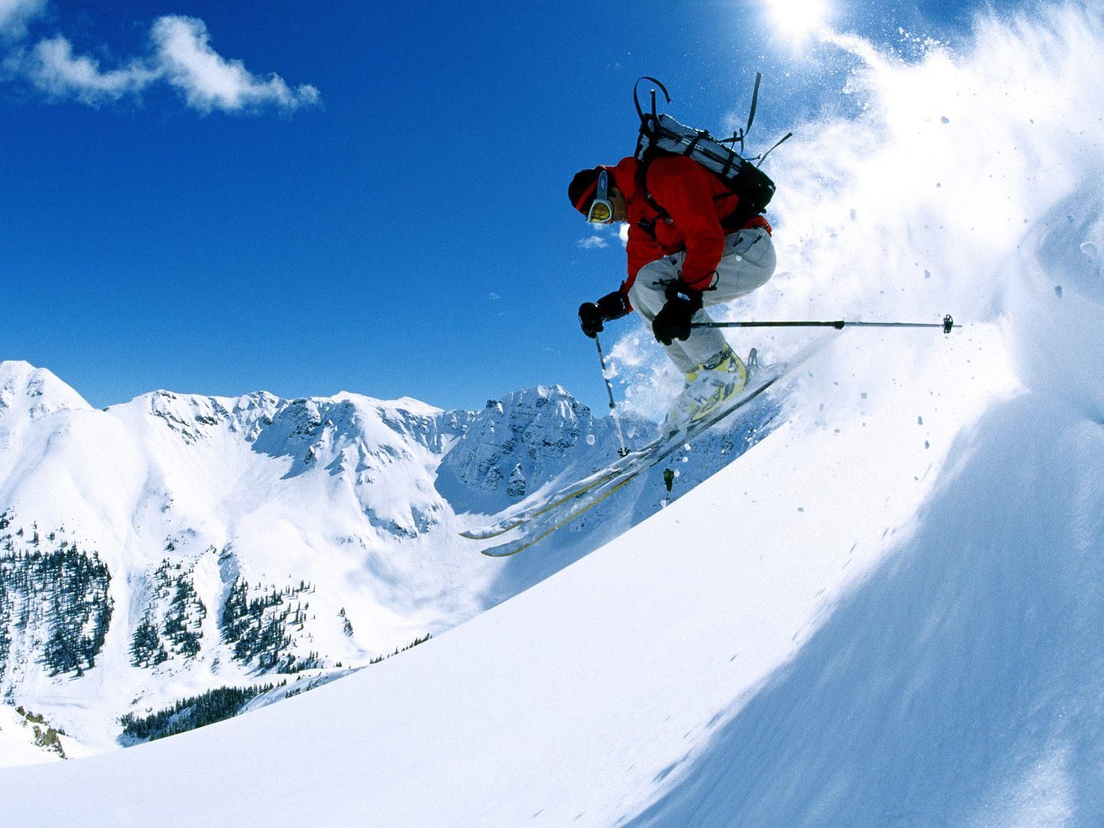 Skiing sport on mountain free desktop background - free wallpaper