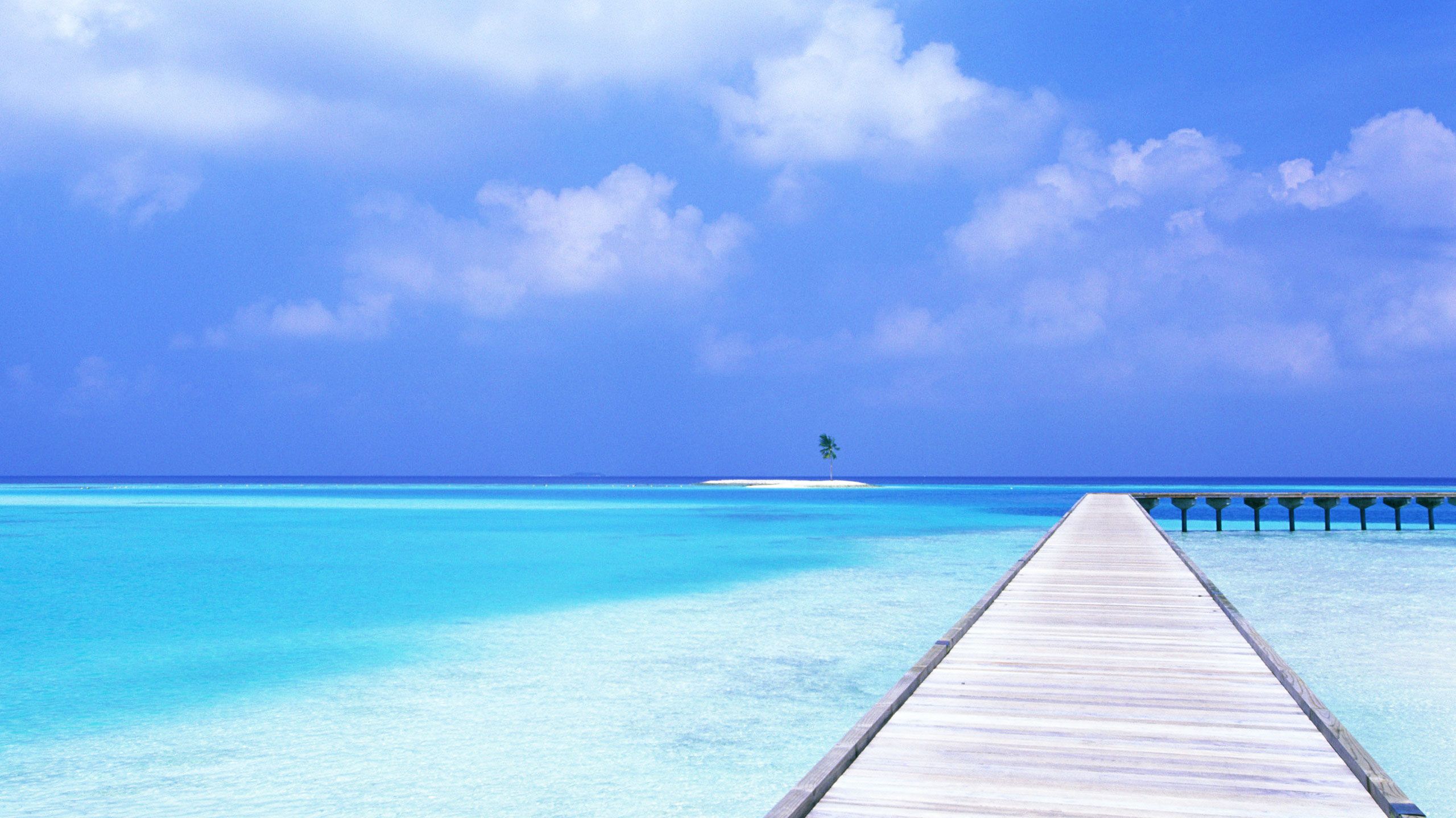 Awesome crystal blue ocean wallpaper - Beach Backgrounds