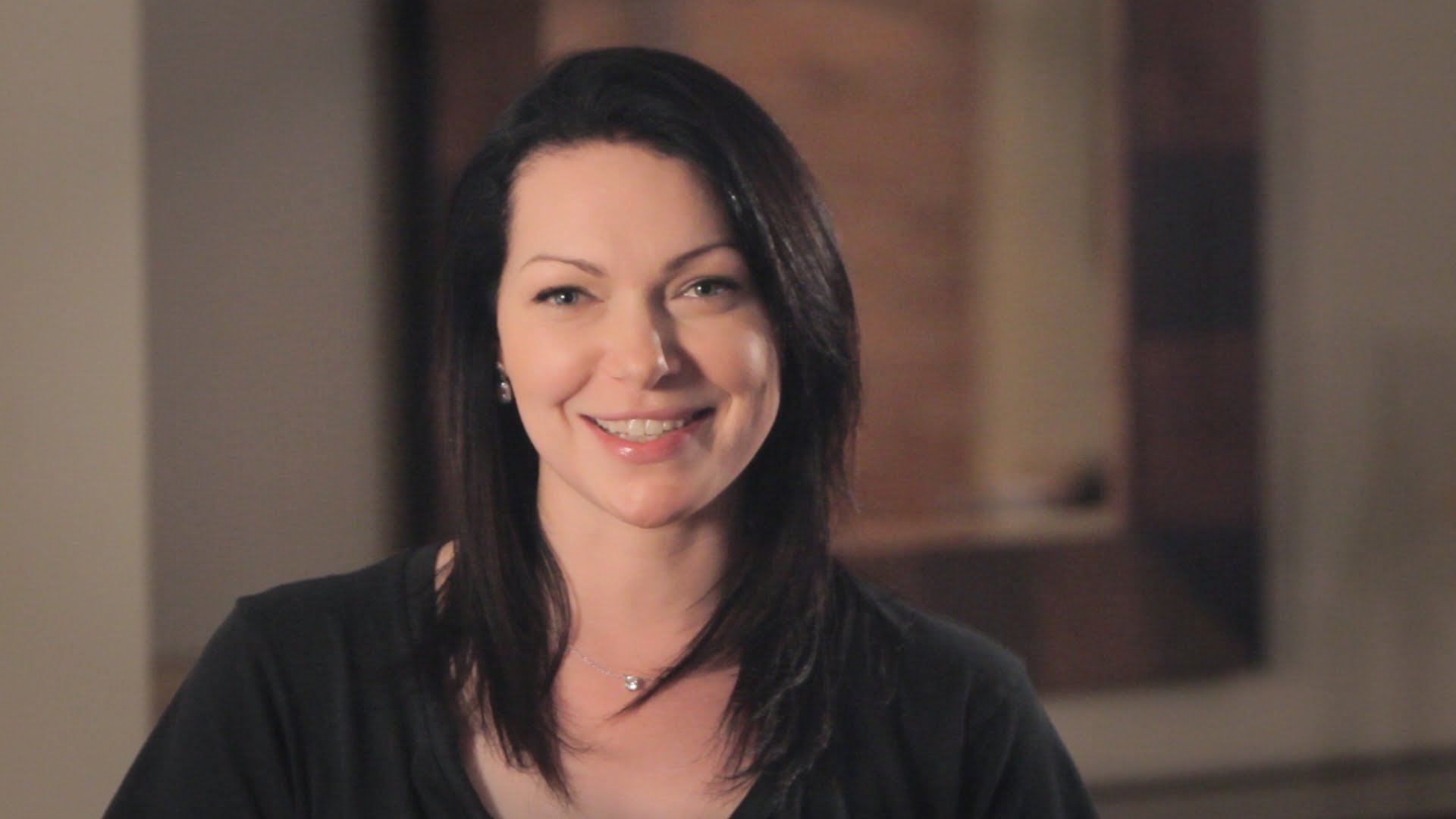 Join Laura Prepon on the set of Orange Is the New Black - YouTube