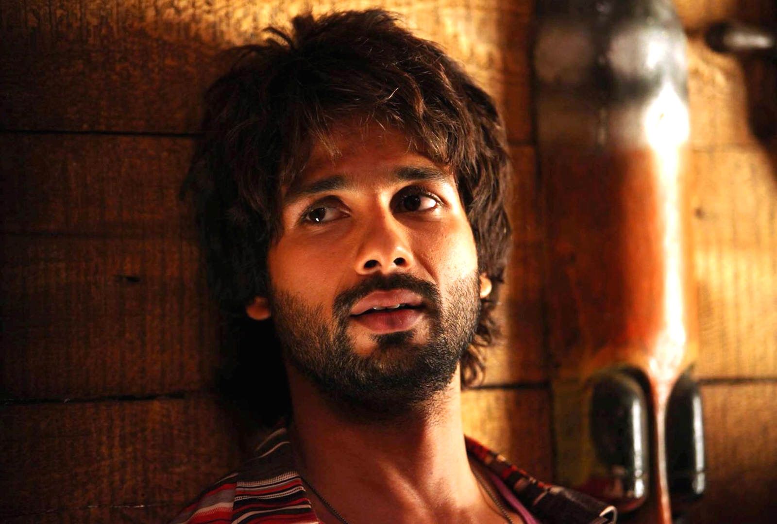 HD Images and Pictures of Shahid Kapoor Wallpaper