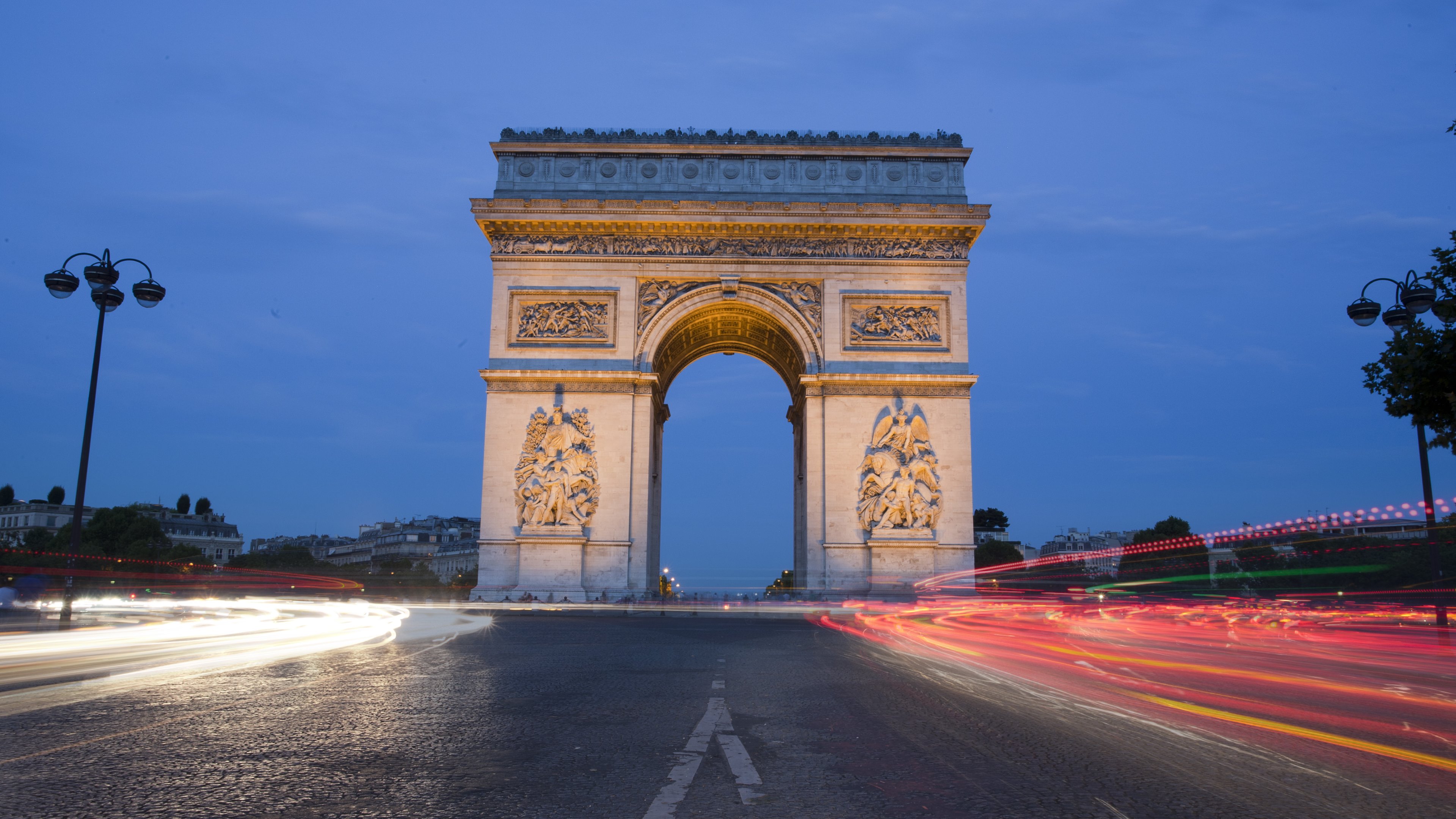Arc de Triomphe from Paris at twilight wallpapers