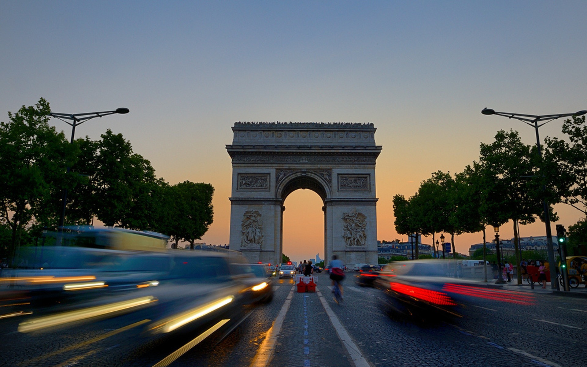Arc de Triomphe view from the road wallpapers and images ...