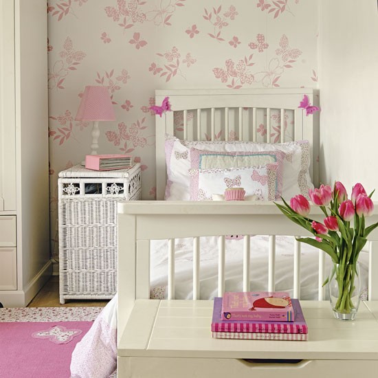 Pretty children's bedroom with butterfly wallpaper | Use childen's ...