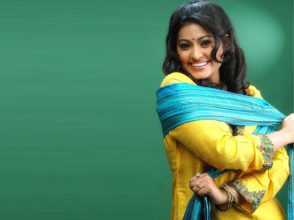 Tamil Actress Wallpapers Free Download Group (46+)
