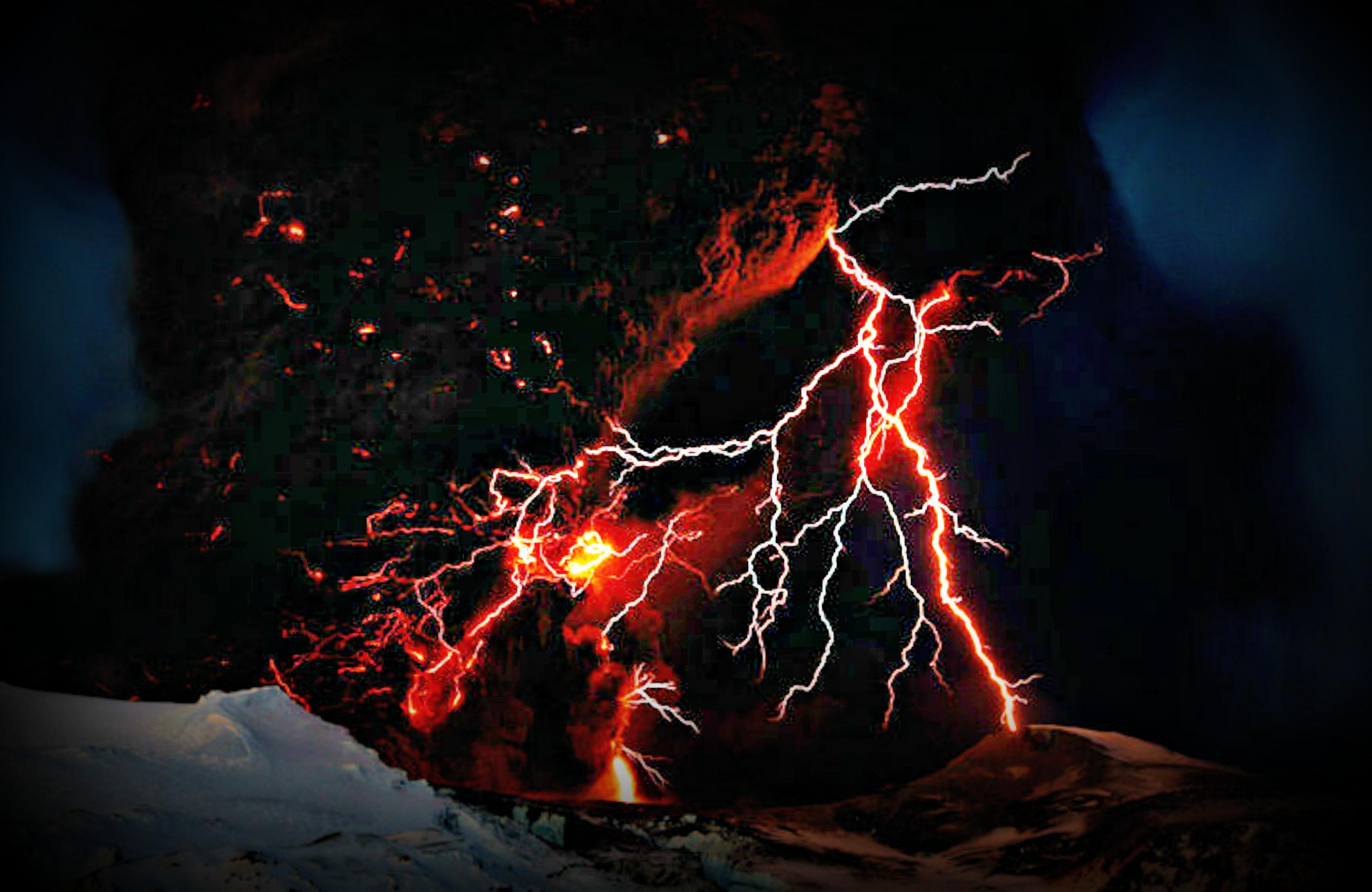 Volcano lightning - - High Quality and Resolution