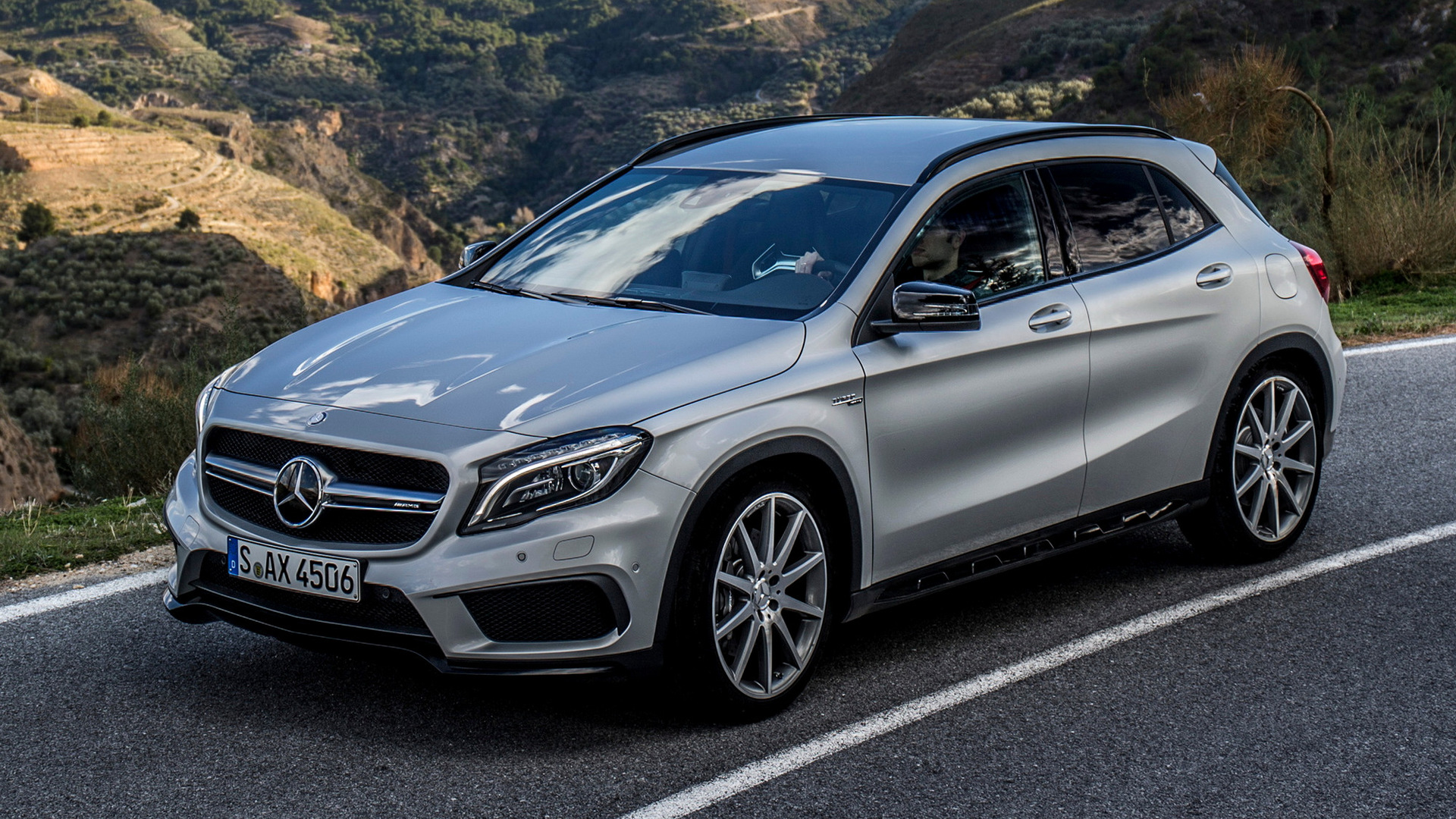 Mercedes-Benz GLA 45 AMG 4Matic (2014) Wallpapers and HD Images