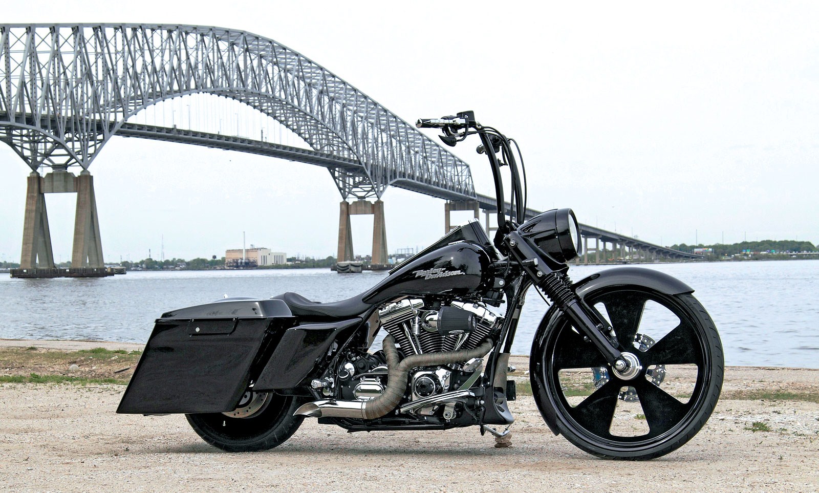 Harley-Davidson Street Glide CVO - FLHXSE2 Bike Wallpapers - Bikes ...