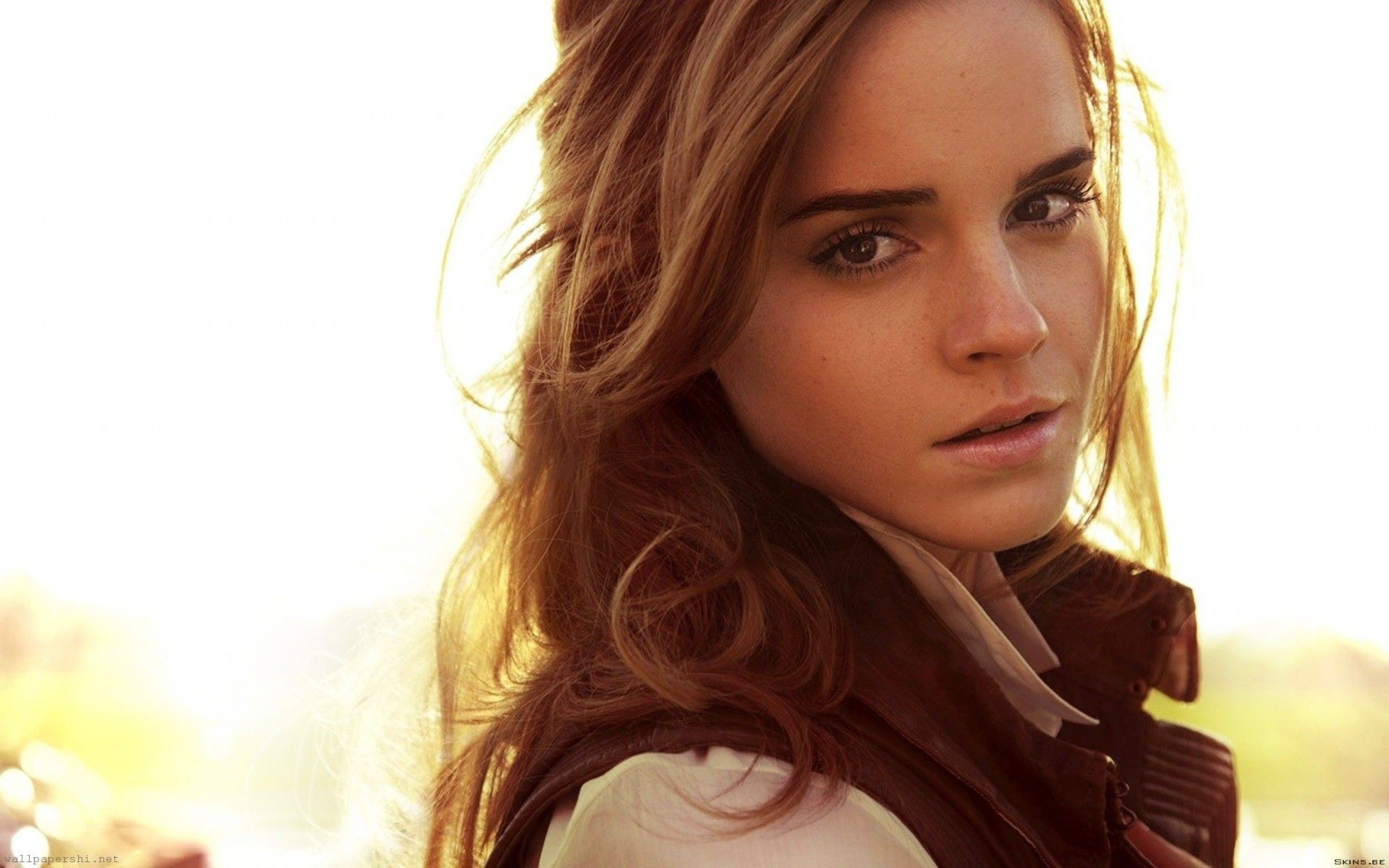 25 Gorgeous Emma Watson Wallpapers | creativemisha