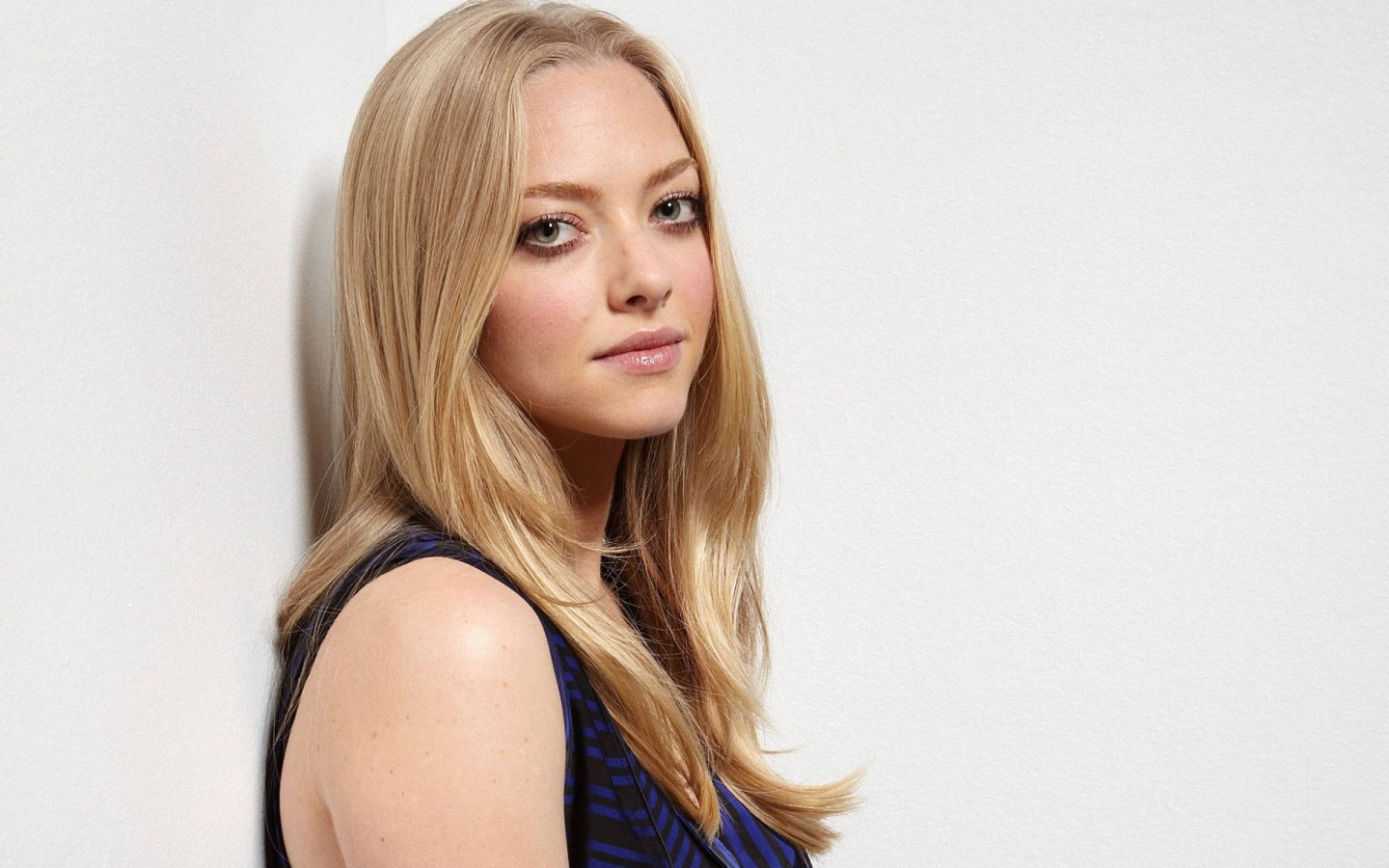 Amanda Seyfried Images And Pictures 7006 Hd Wallpapers ibwall.com
