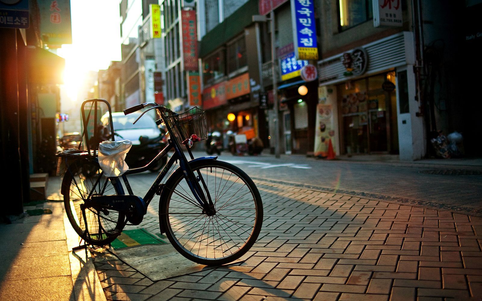 Vintage Bicycle Asian Street Cityscape Photography HD Wallpaper ...