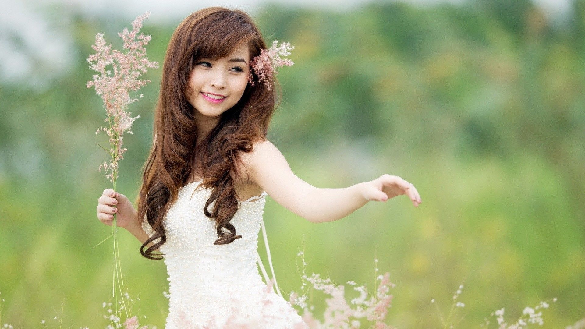 Asian girl with flowers uhd wallpapers - Ultra High Definition