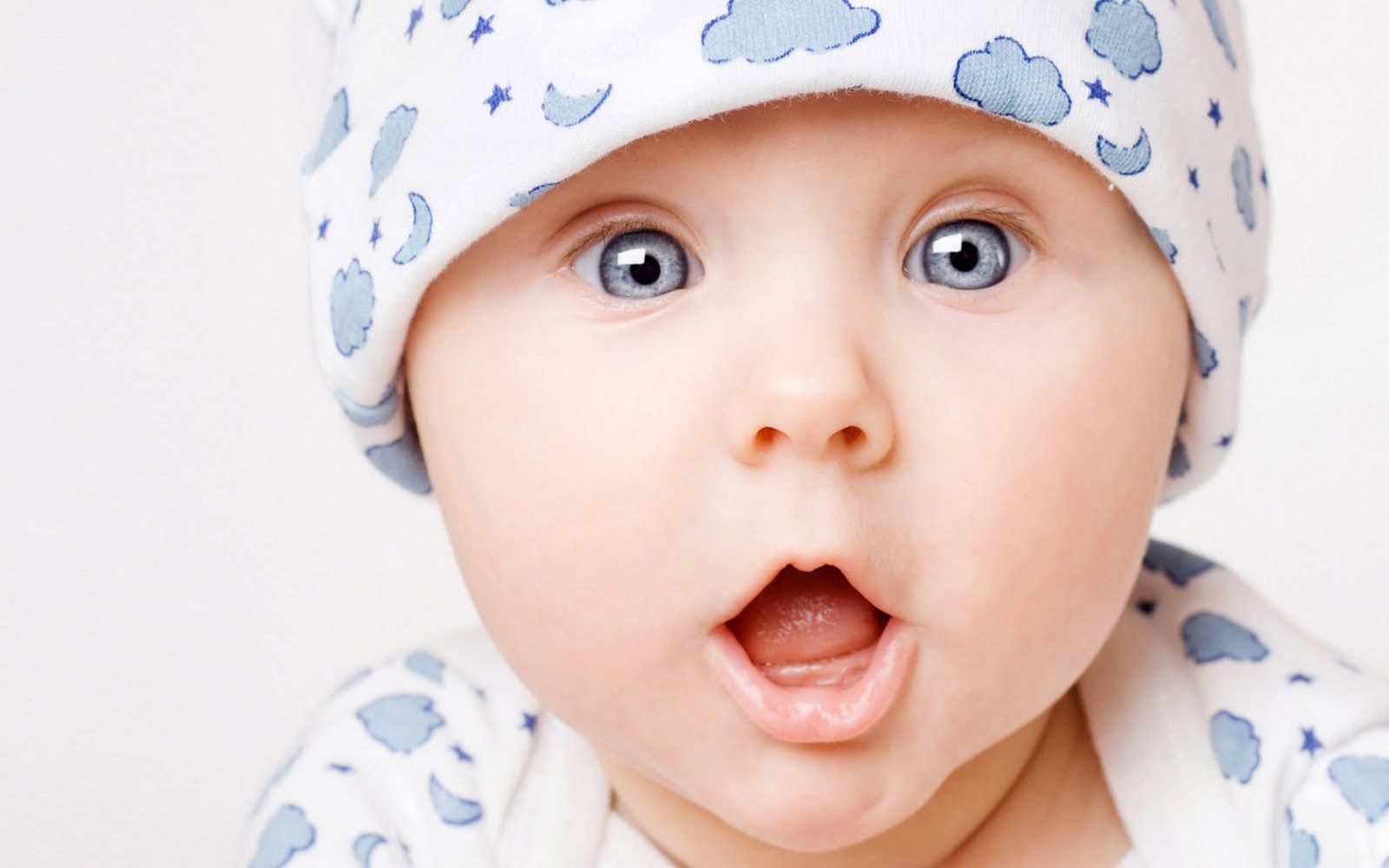 Lovely Little Baby Boy HD Wallpaper | Baby Wallpapers