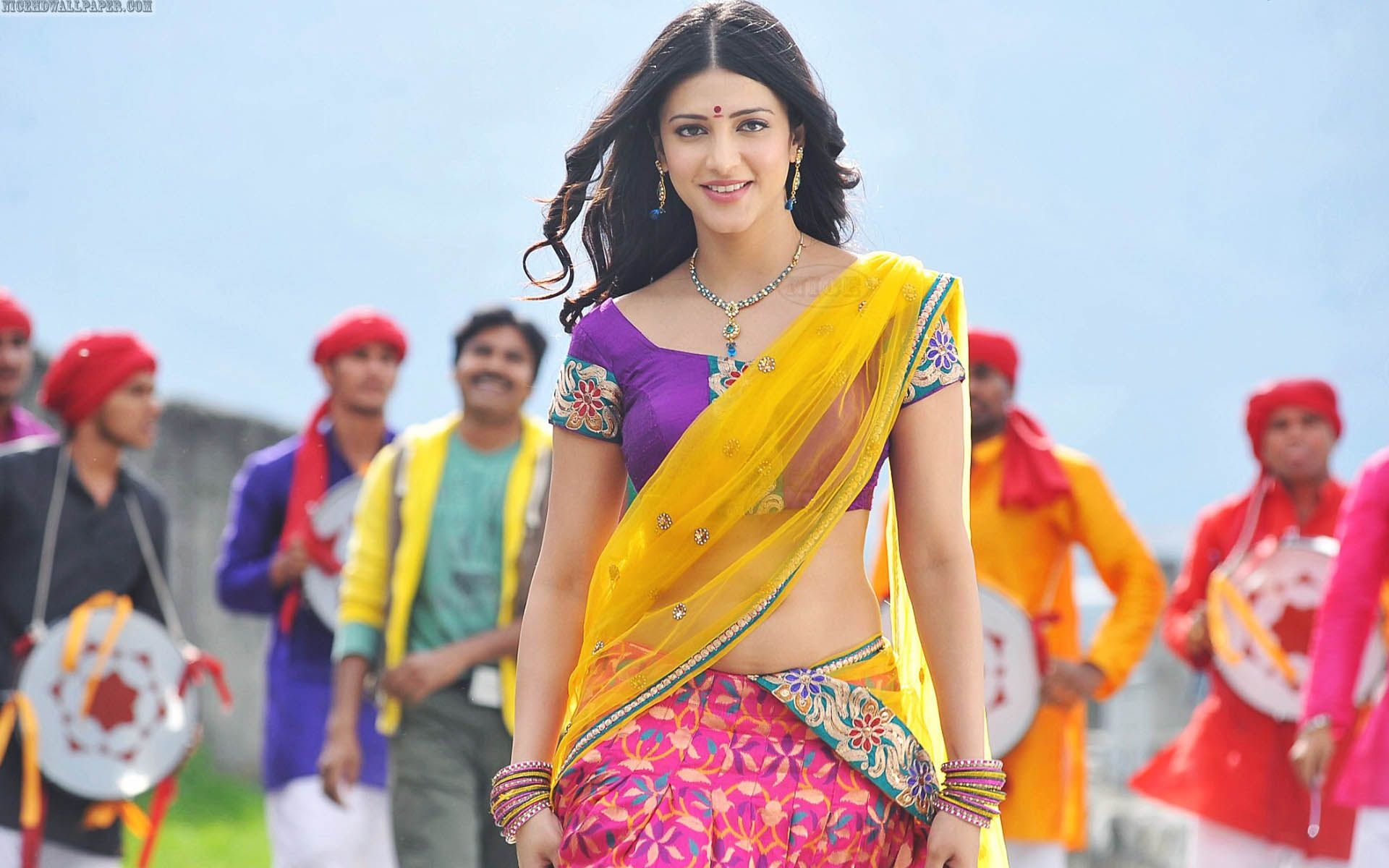 Shruti hassan the bollywood actress hd wallpapers Get Latest