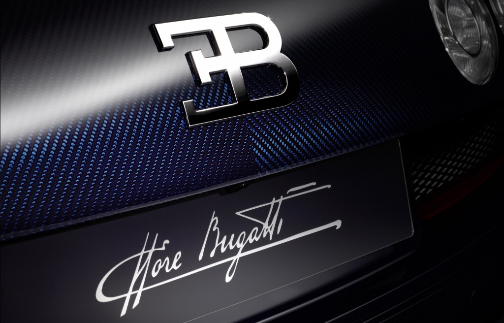 Download Gorgeous Ettore Bugatti Veyron Exterior iPhone Wallpaper