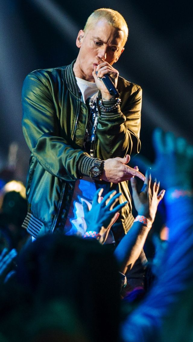 Download Wallpaper 640x1136 Eminem, Performance, Audience, Hands ...