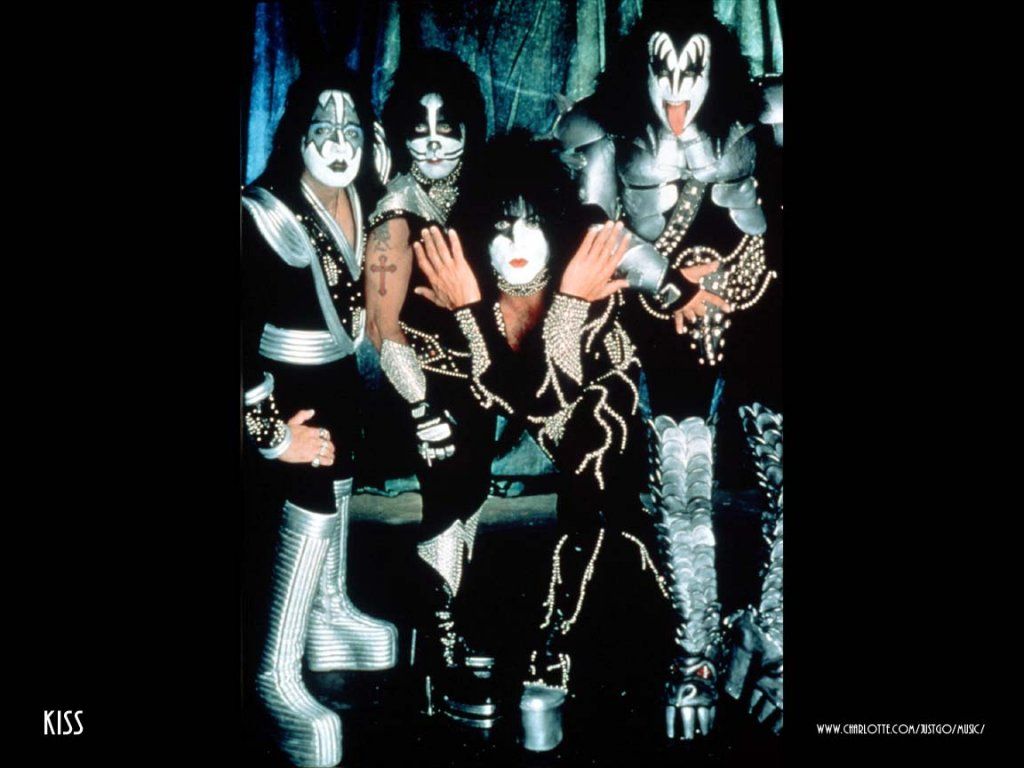 Kiss Desktop Wallpapers. Kiss Backgrounds and Pictures at ...