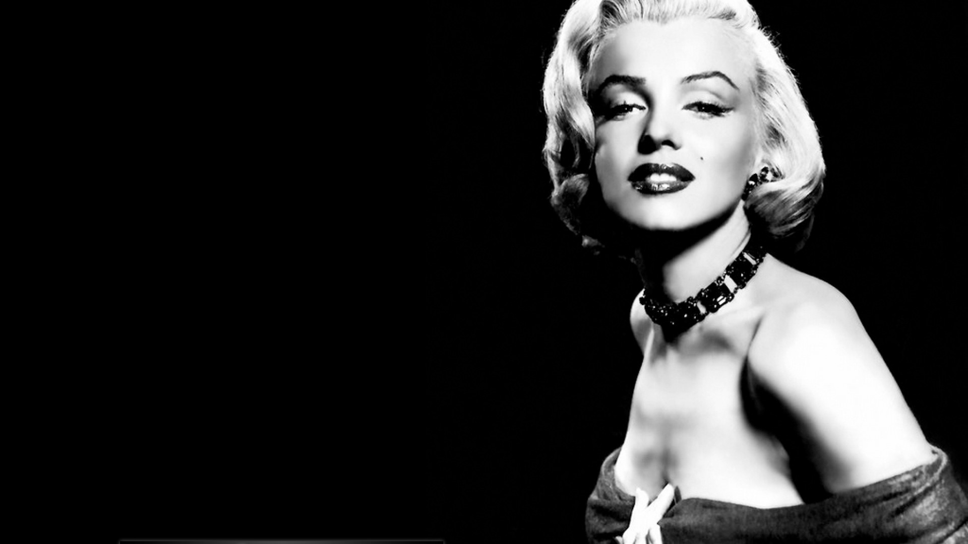 Wallpaperres.com Marilyn Monroe Black Background Wallpaper HD 03