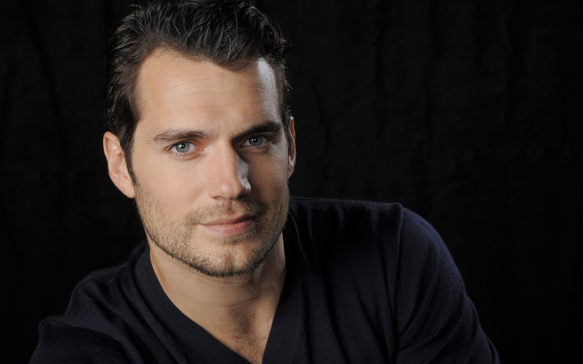Henry Cavill Wallpaper Full HD Pictures