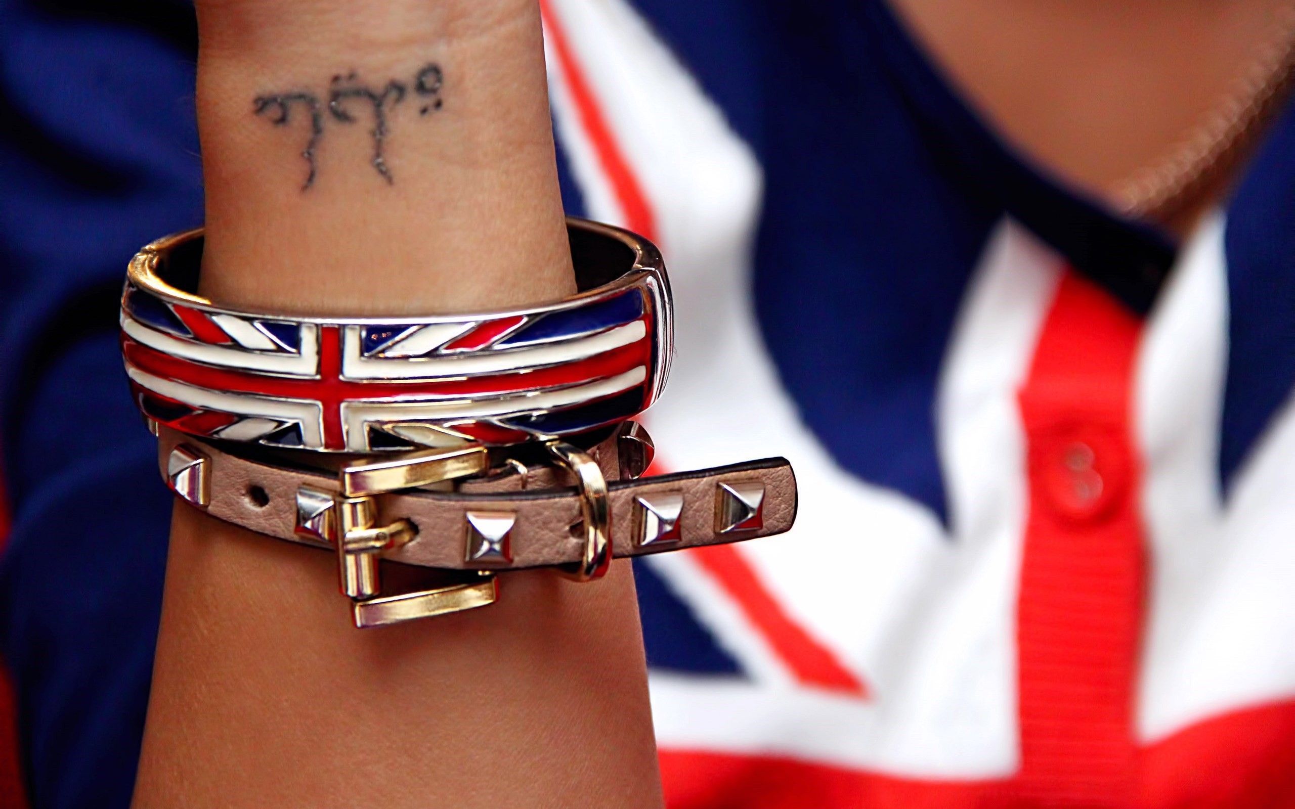 Girl Hand Bracelets UK Flag Tattoo HD Wallpaper - FreeWallsUp