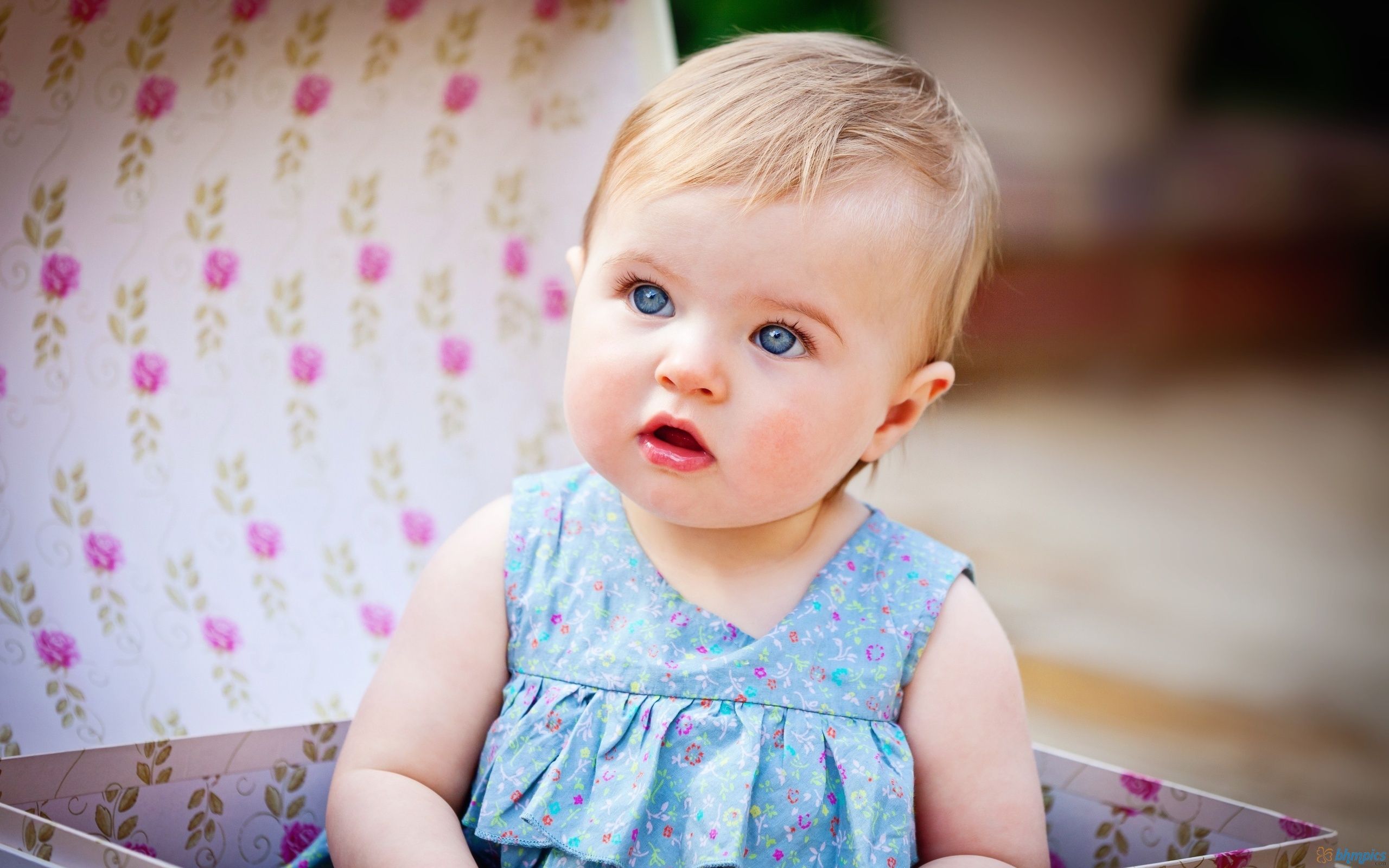 Cute Baby Girl Wallpaper & its Cute Girl Free Desktop Wallppaer HD