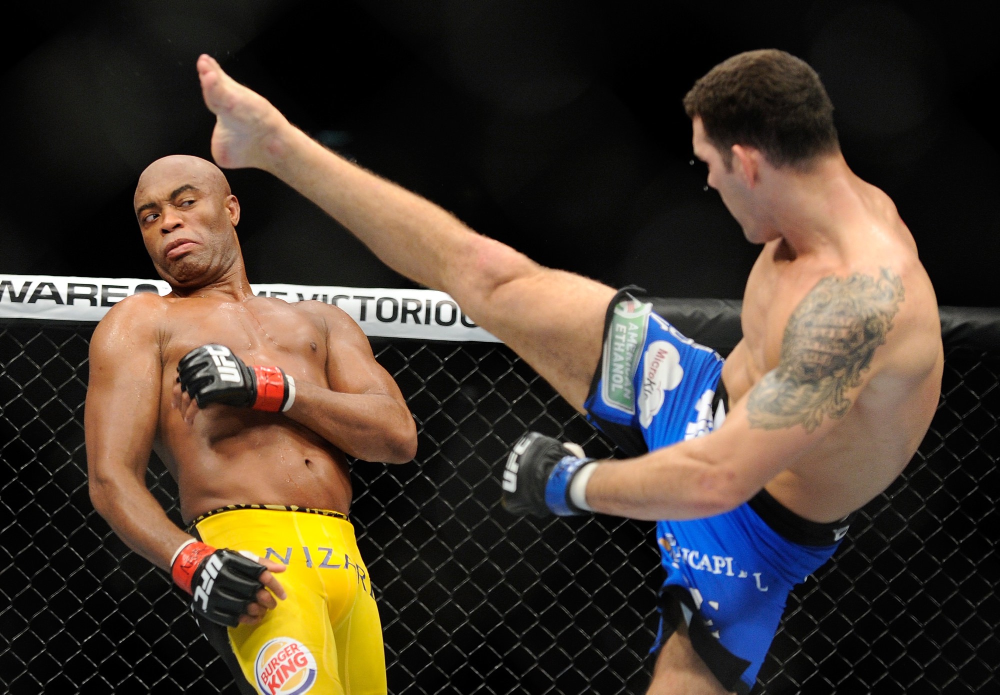 UFC Anderson Silva Leg Boxing #11425 Wallpaper | ForWallpapers.com