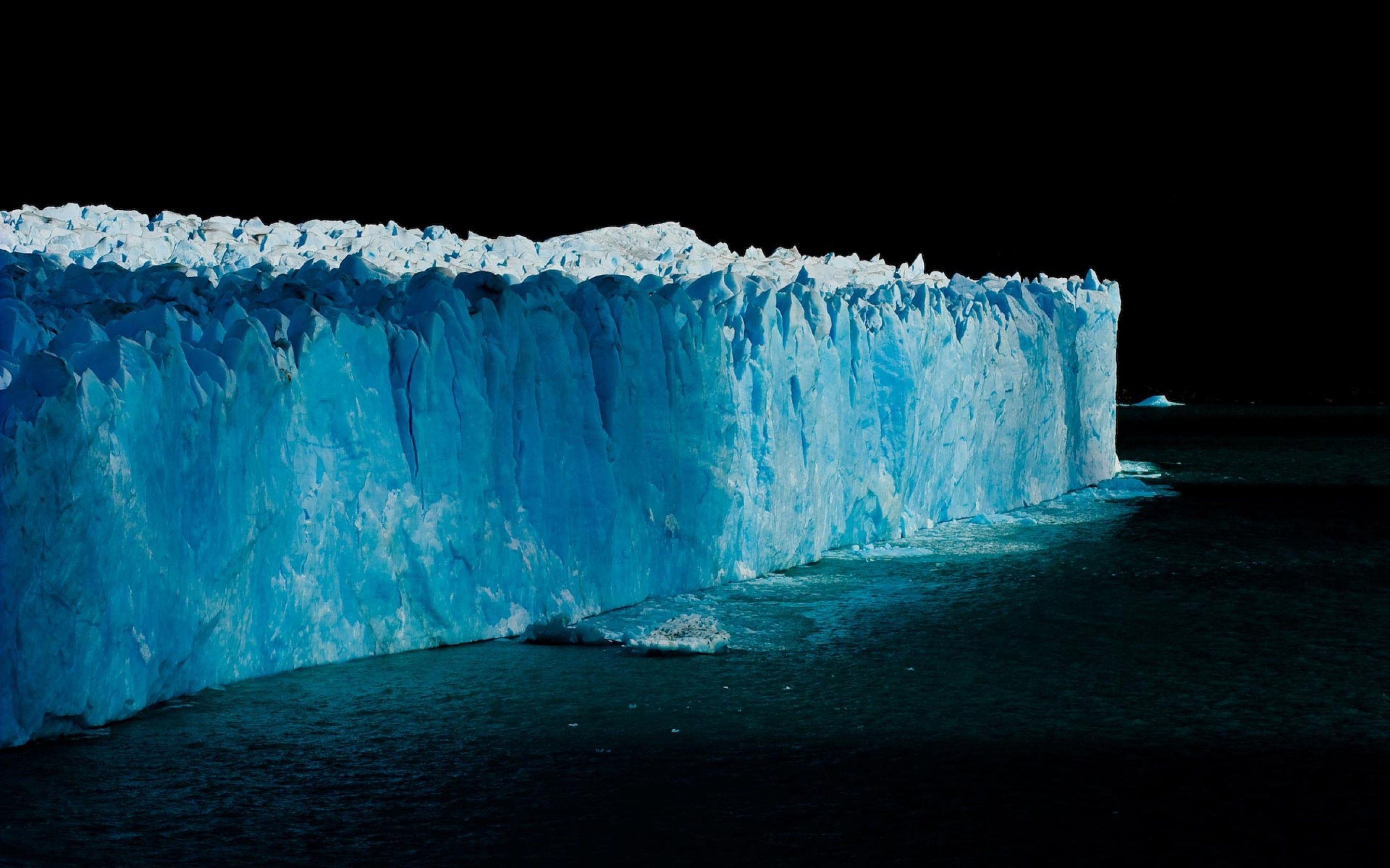 5860_Abstract-ice-shelf-in-the-dark-HD-wallpaper.jpg