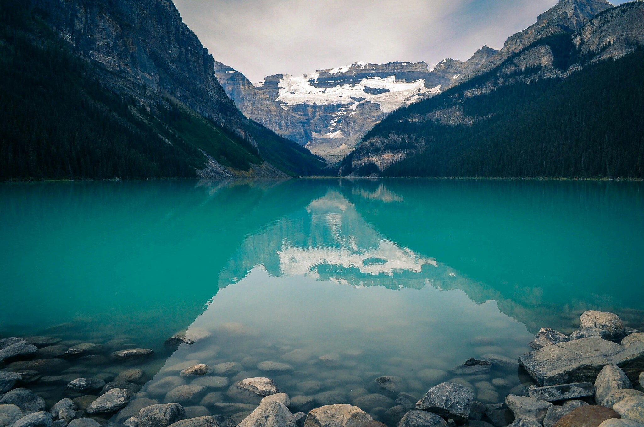 Clear Green Mountain Lake Desktop Wallpaper