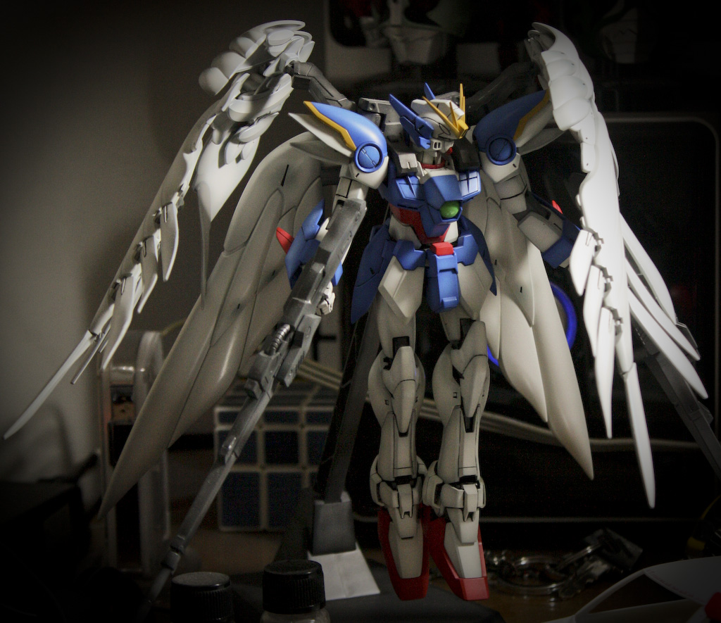 MG 1 / 100 Wing Gundam Zero Custom Modeled by Stephanus Harjanto