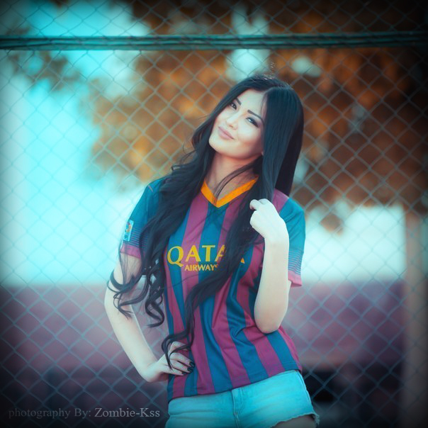 Wallpaper Football - Girl by Zombie-Kss on DeviantArt