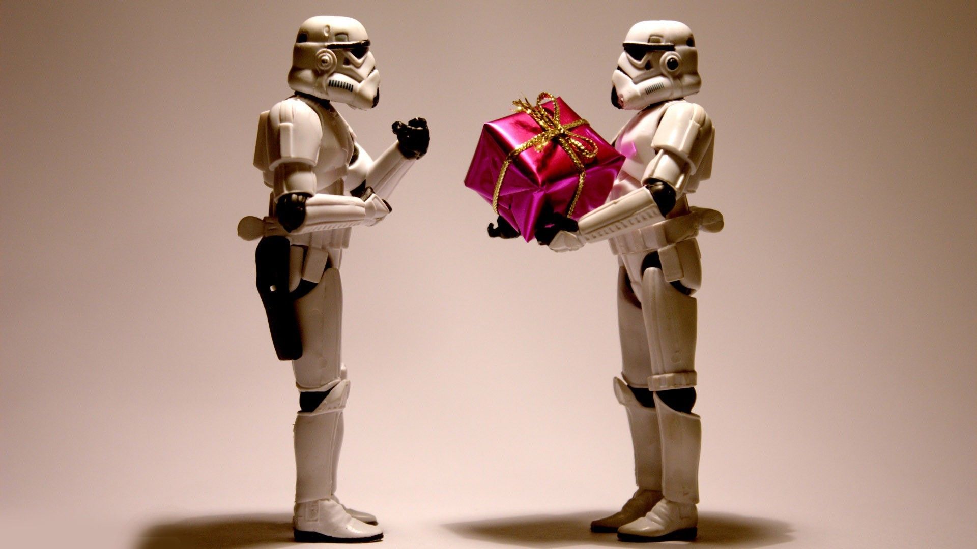 Stormtroopers with a Christmas present, star wars, funny