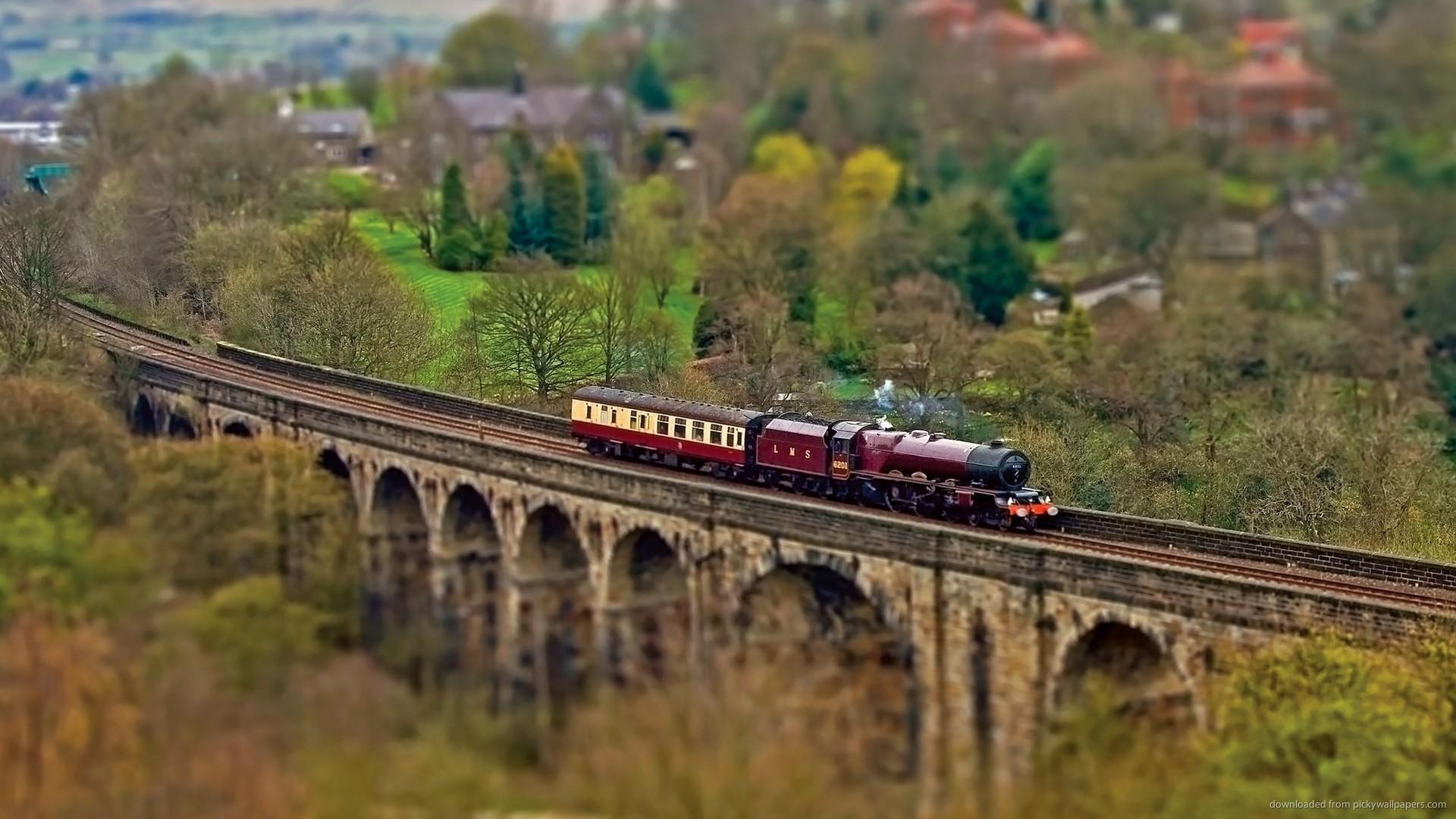 Miniature Steam Train On A Bridge >> HD Wallpaper, get it now!