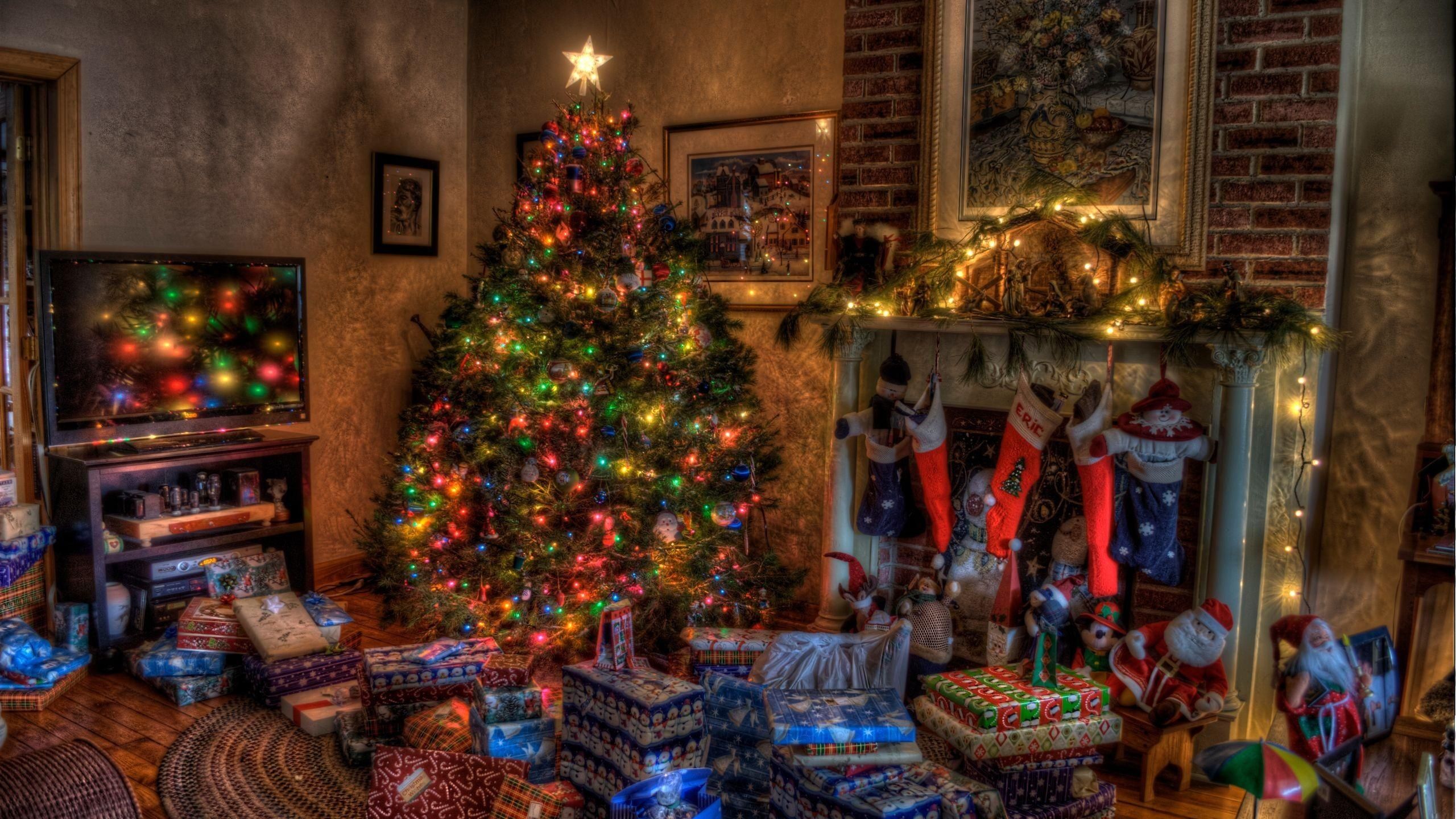 Download Wallpaper 2560x1440 Tree, Christmas, Presents, Fireplace